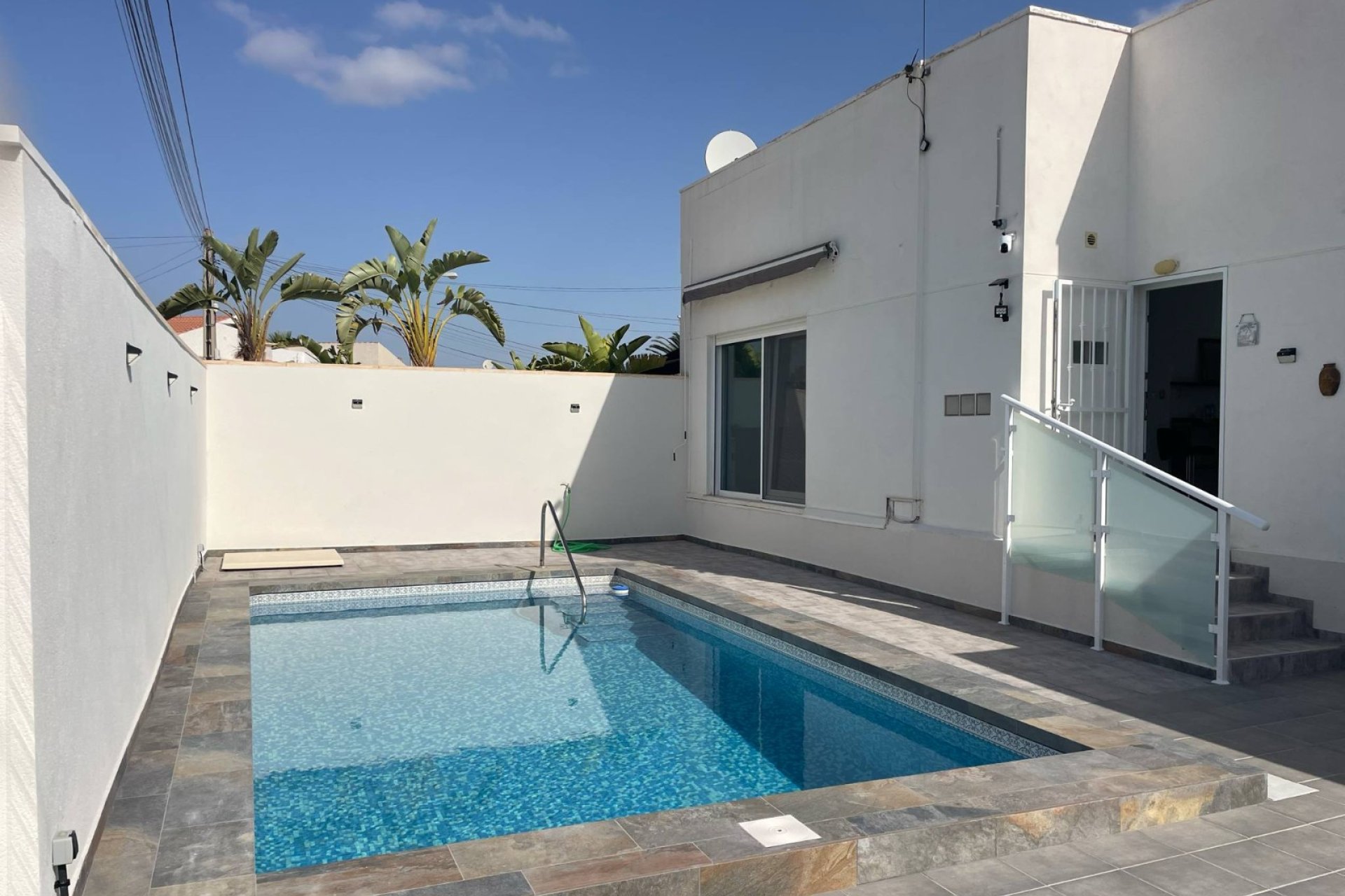 Resale - Villa * - Torrevieja - San luis