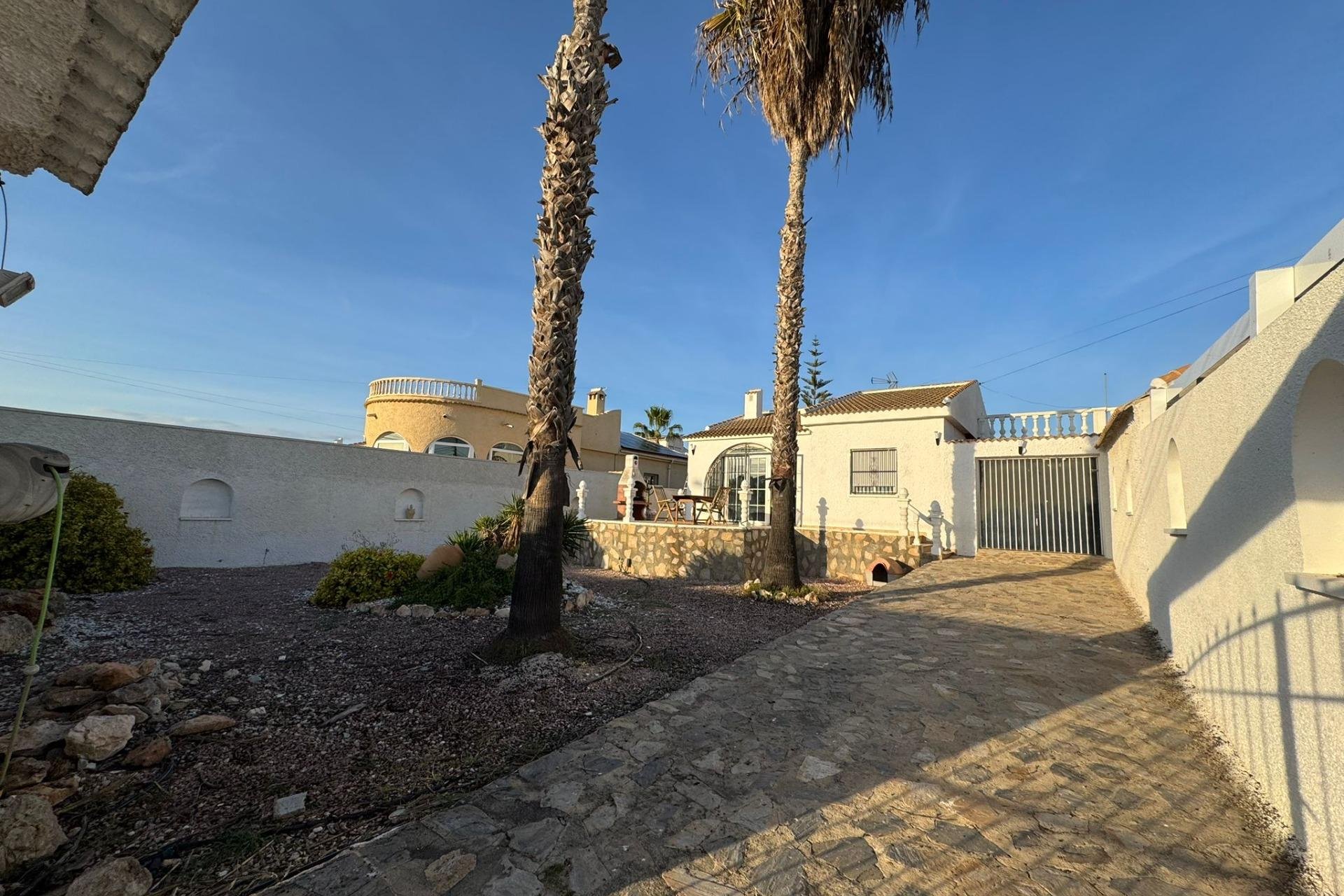 Resale - Villa * - Torrevieja - San luis