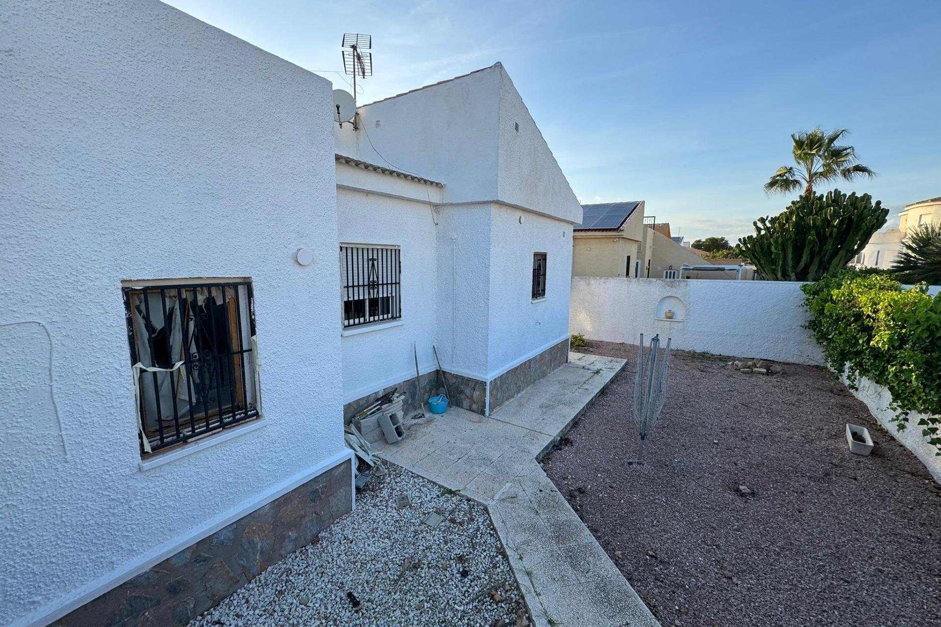 Resale - Villa * - Torrevieja - San luis