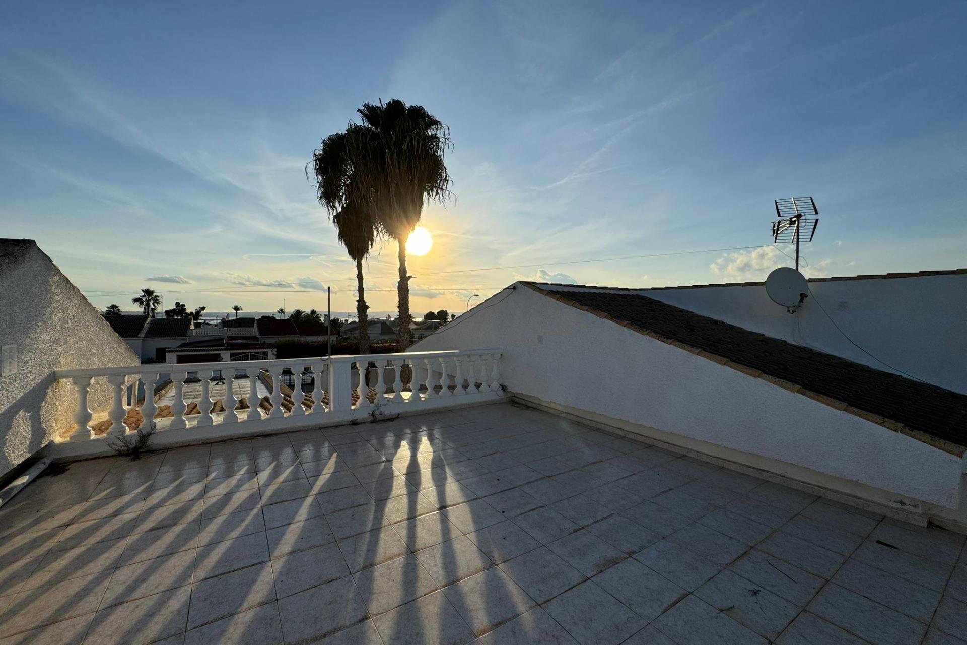 Resale - Villa * - Torrevieja - San luis