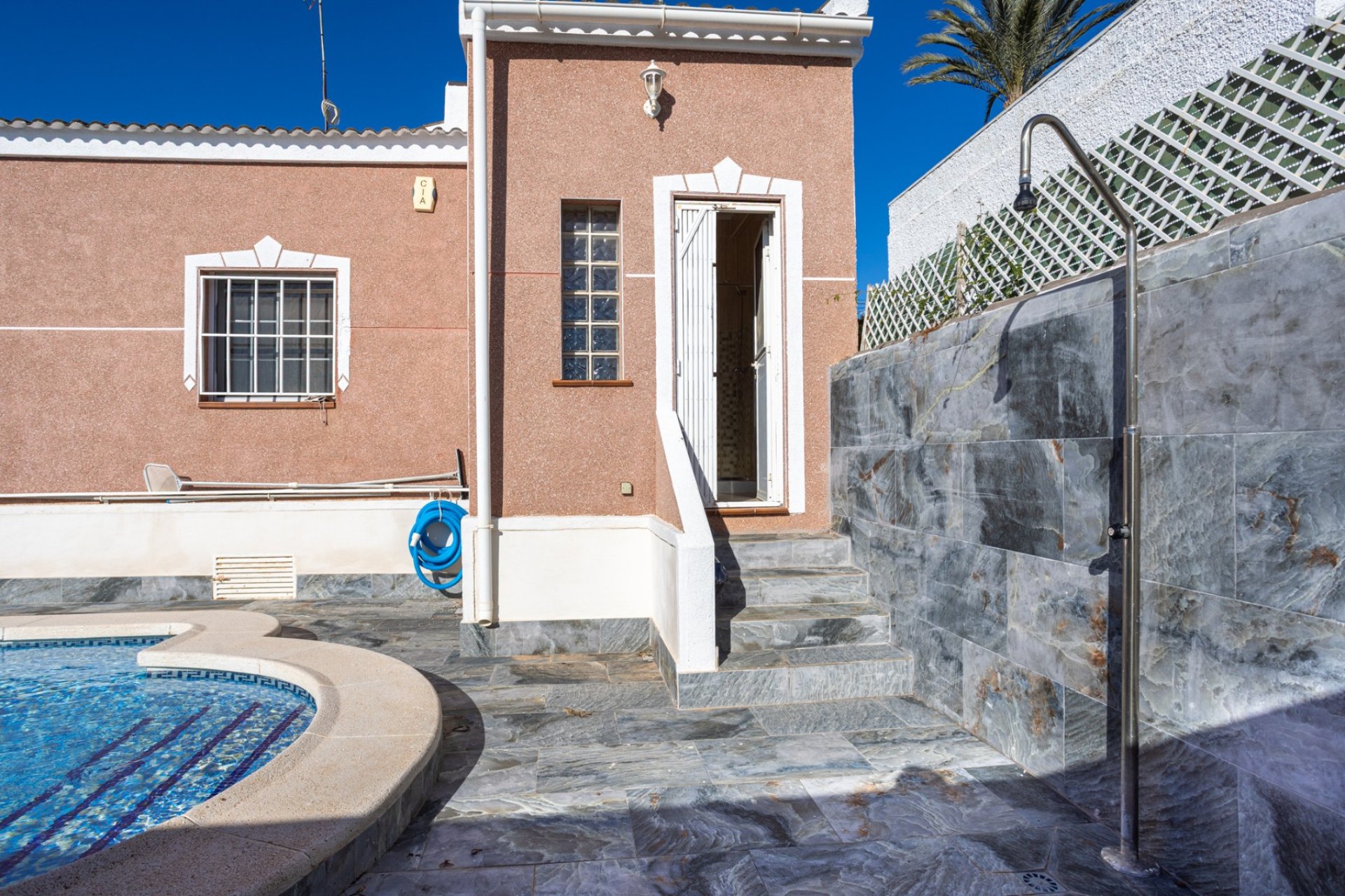 Resale - Villa * - Torrevieja * - San luis *