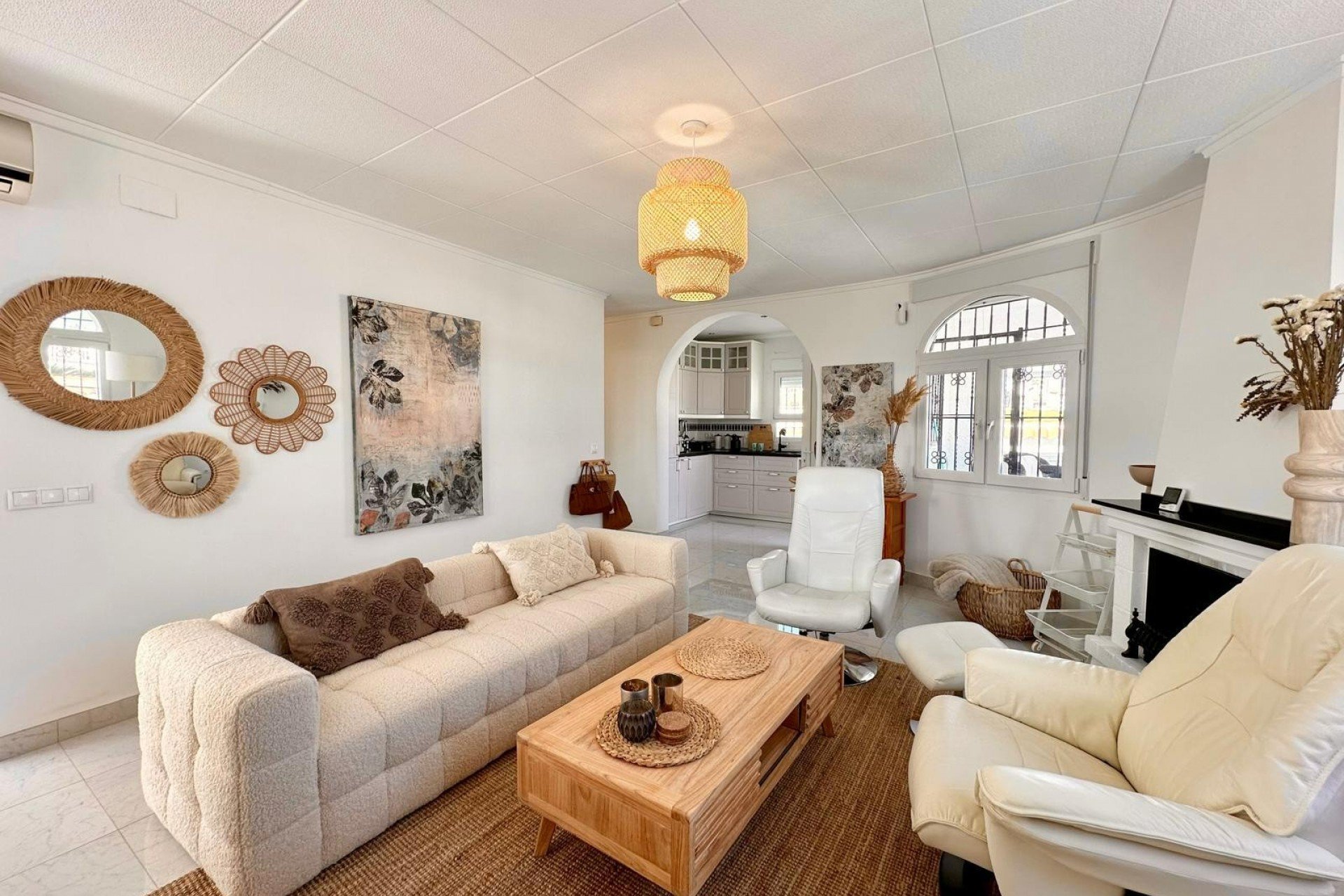 Resale - Villa * - Torrevieja * - San luis *