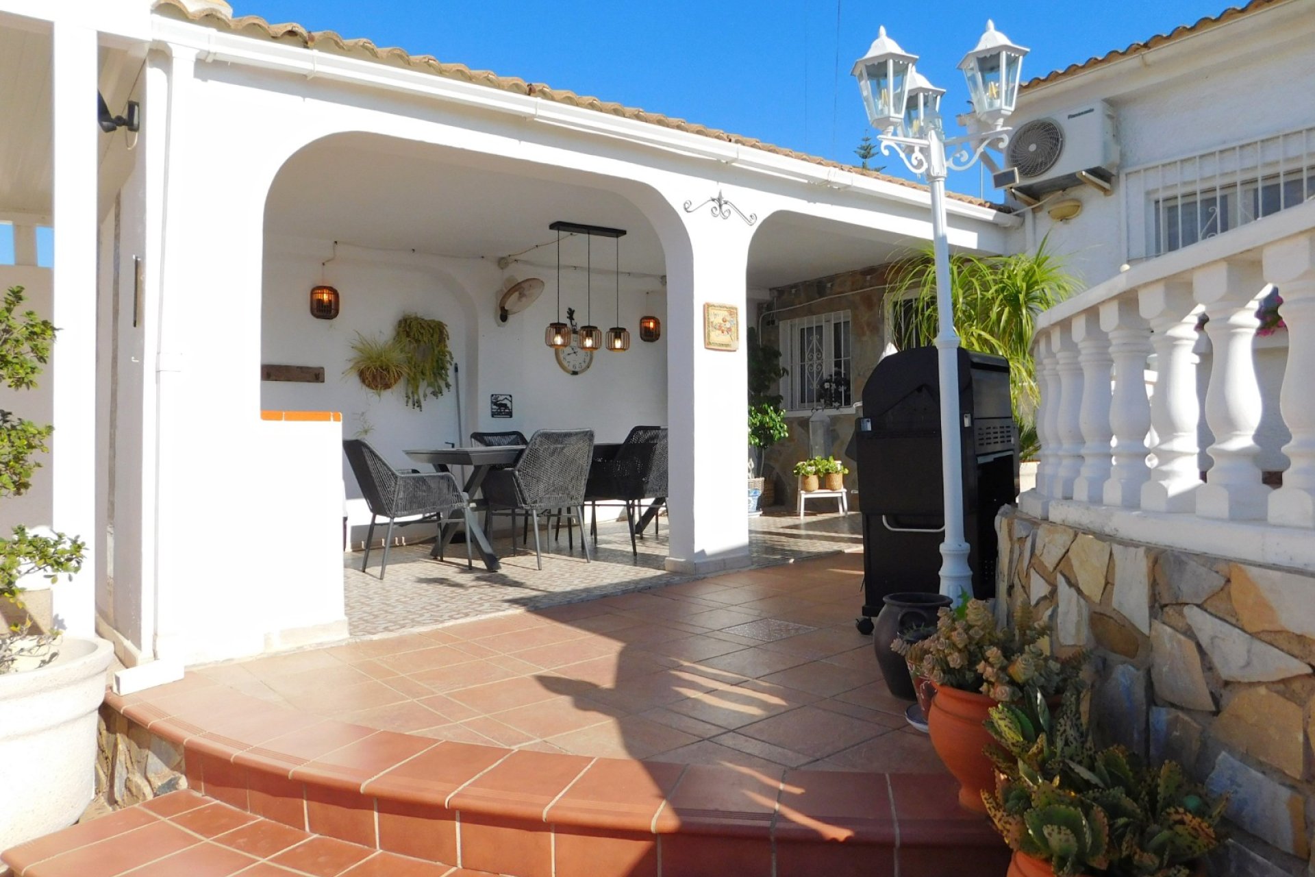 Resale - Villa * - Torrevieja * - San luis *