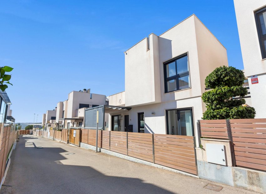 Resale - Villa - Torrevieja - Sector 25