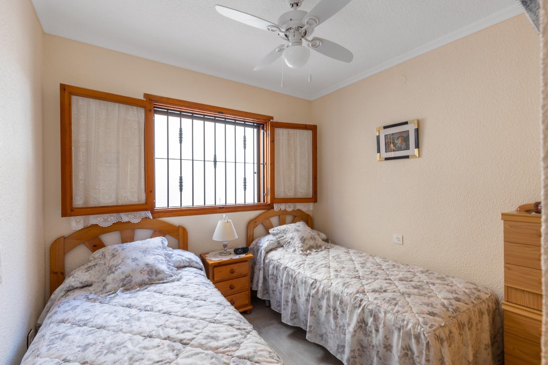 Resale - Villa * - Torrevieja - Torreblanca