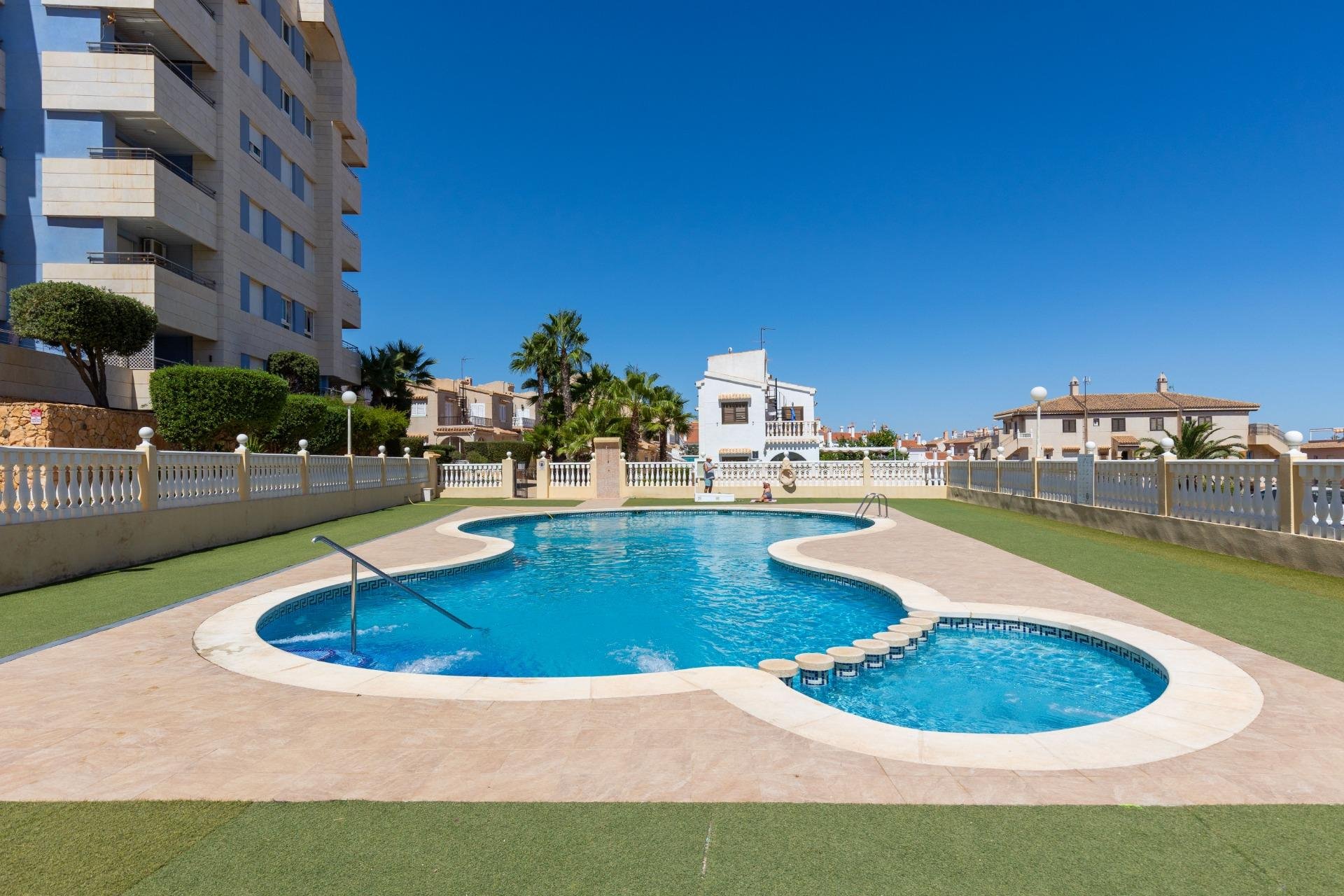 Resale - Villa * - Torrevieja - Torreblanca