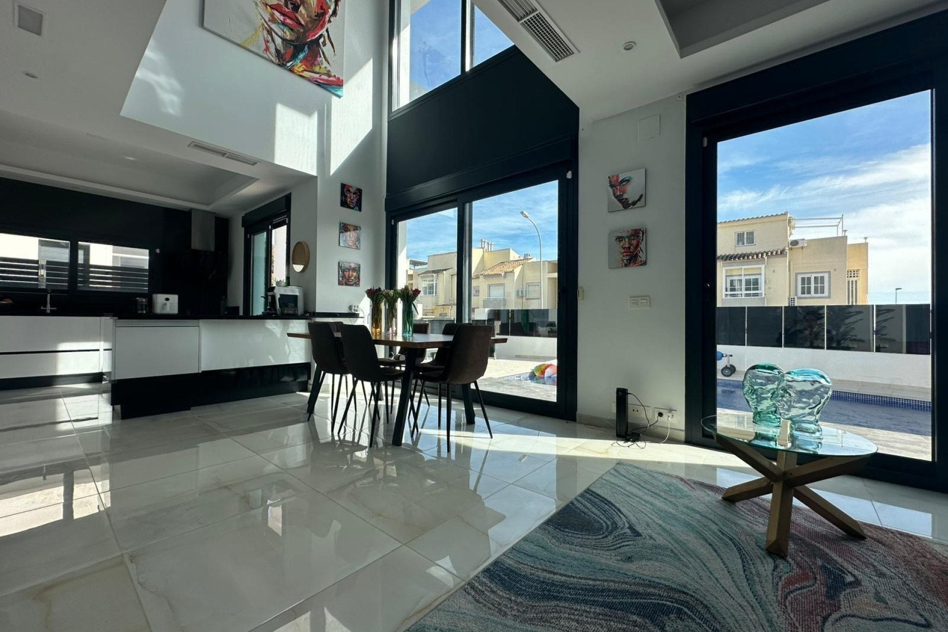 Resale - Villa * - Torrevieja * - Torreblanca *