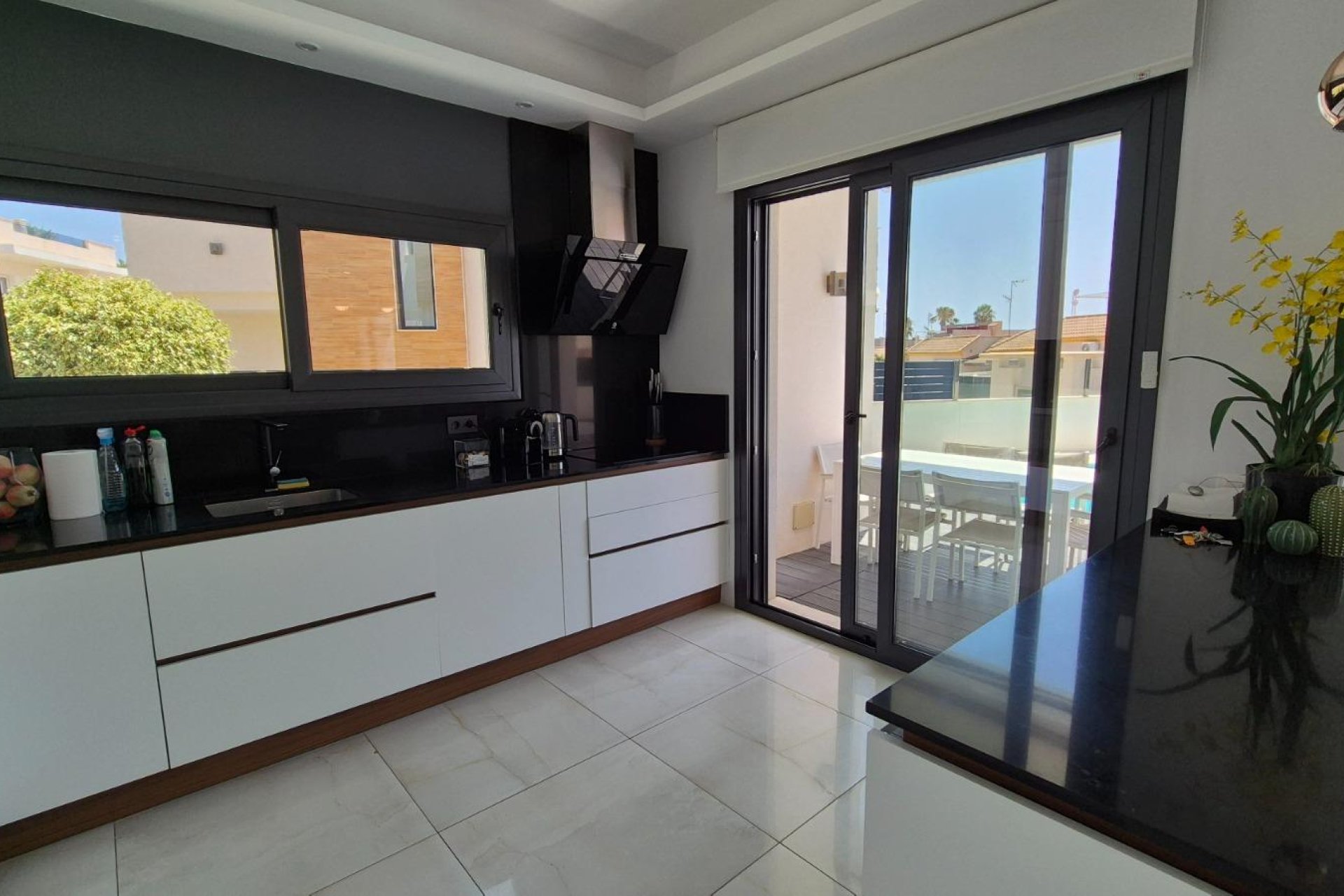Resale - Villa * - Torrevieja * - Torreblanca *