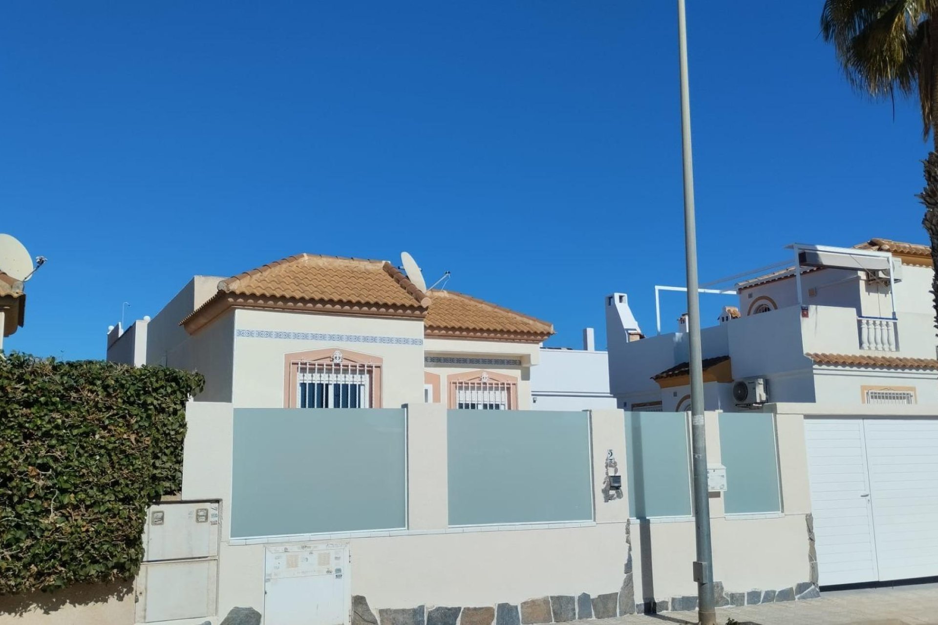 Resale - Villa * - Torrevieja * - Torreblanca *
