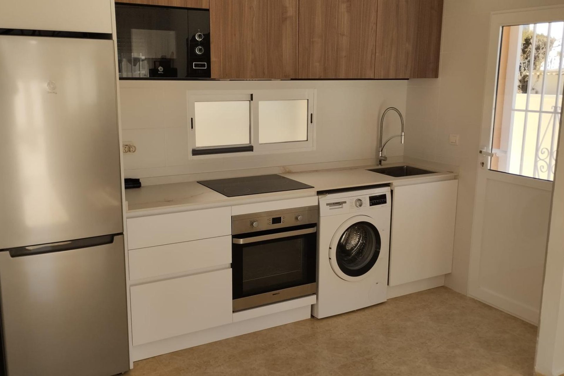 Resale - Villa * - Torrevieja * - Torreblanca *
