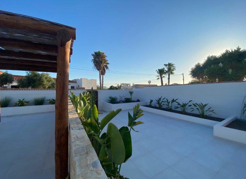 Resale - Villa - Torrevieja - Torreta