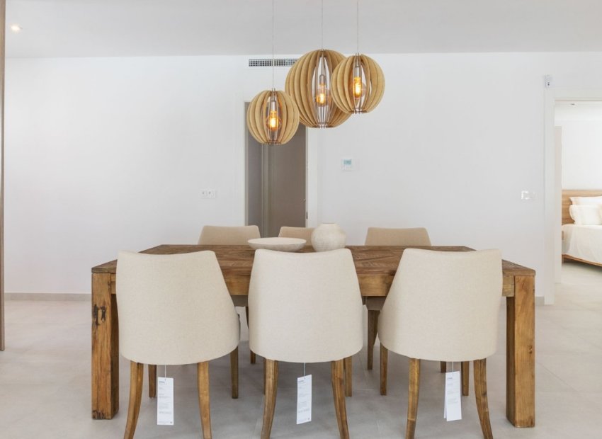 Resale - Villa * - Torrevieja - Torretas *