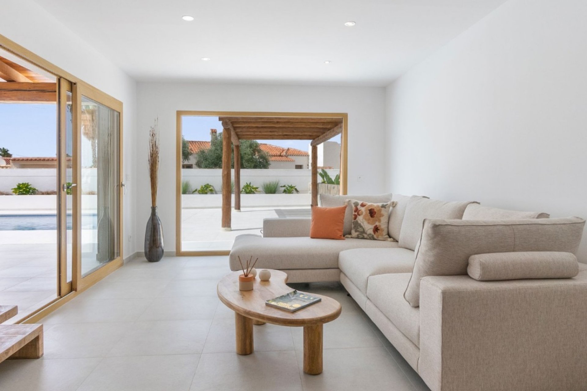 Resale - Villa * - Torrevieja - Torretas *