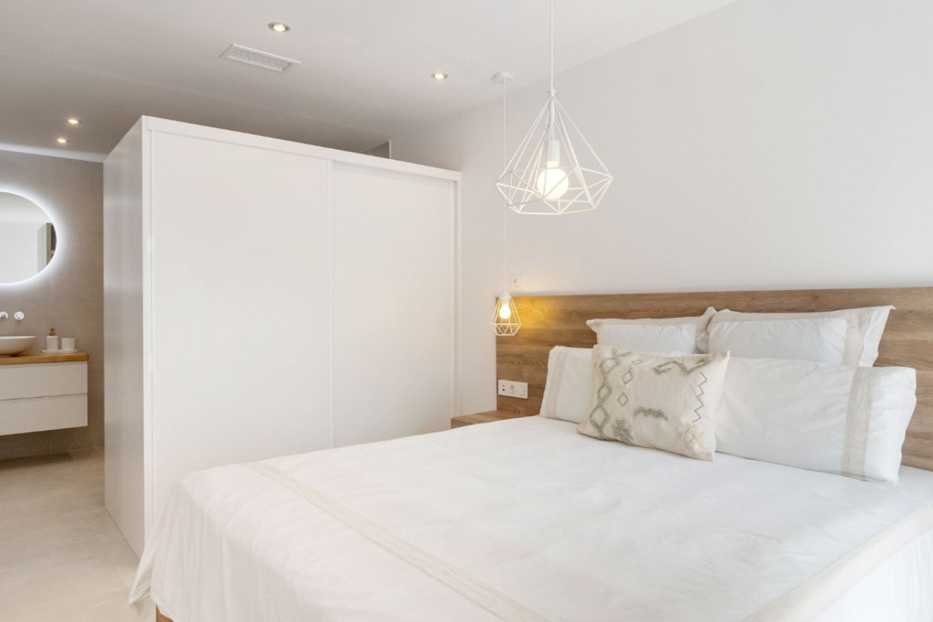 Resale - Villa * - Torrevieja - Torretas *