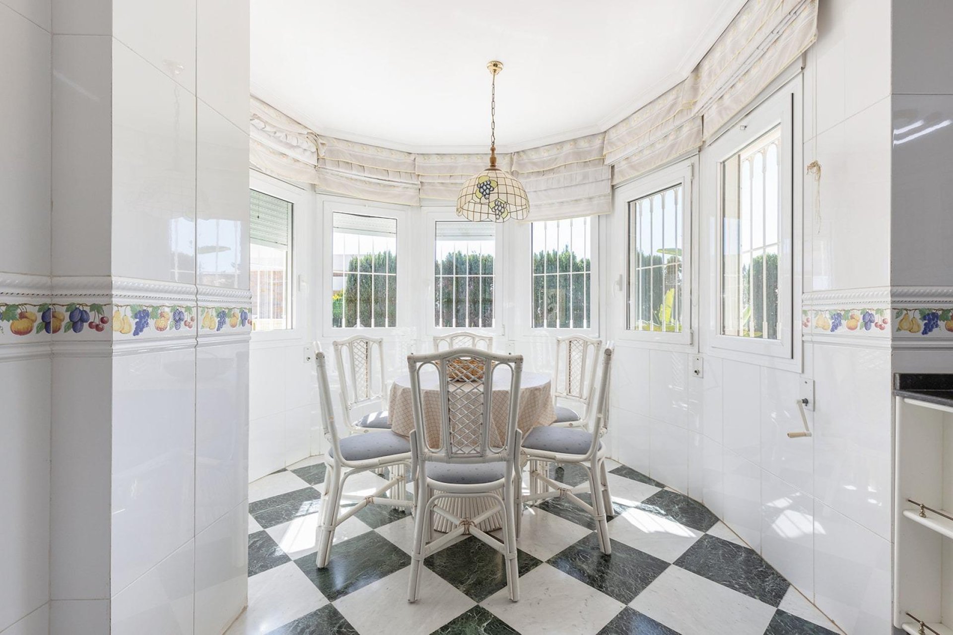 Resale - Villa * - Torrevieja - Torretas *