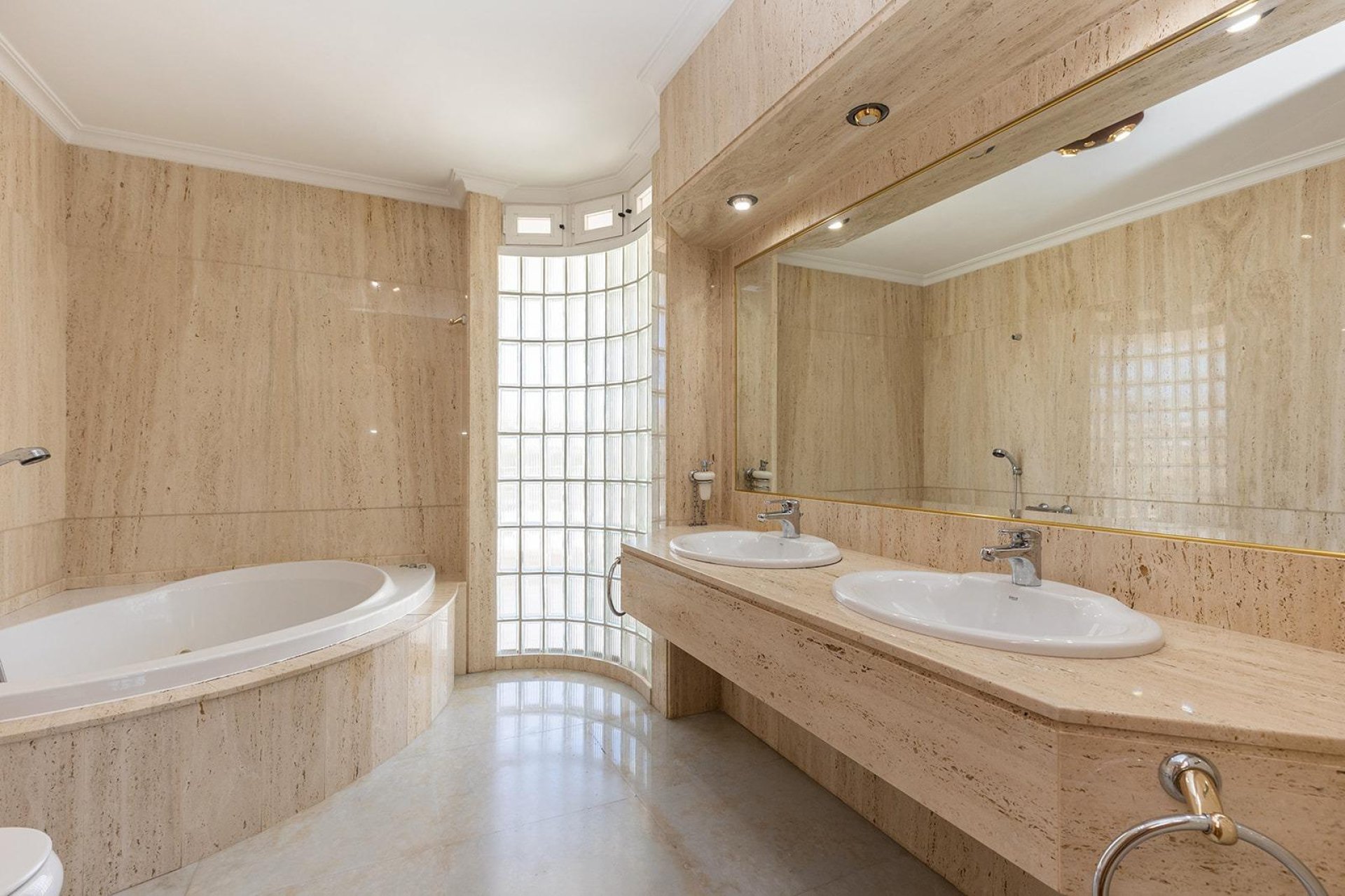 Resale - Villa * - Torrevieja - Torretas *