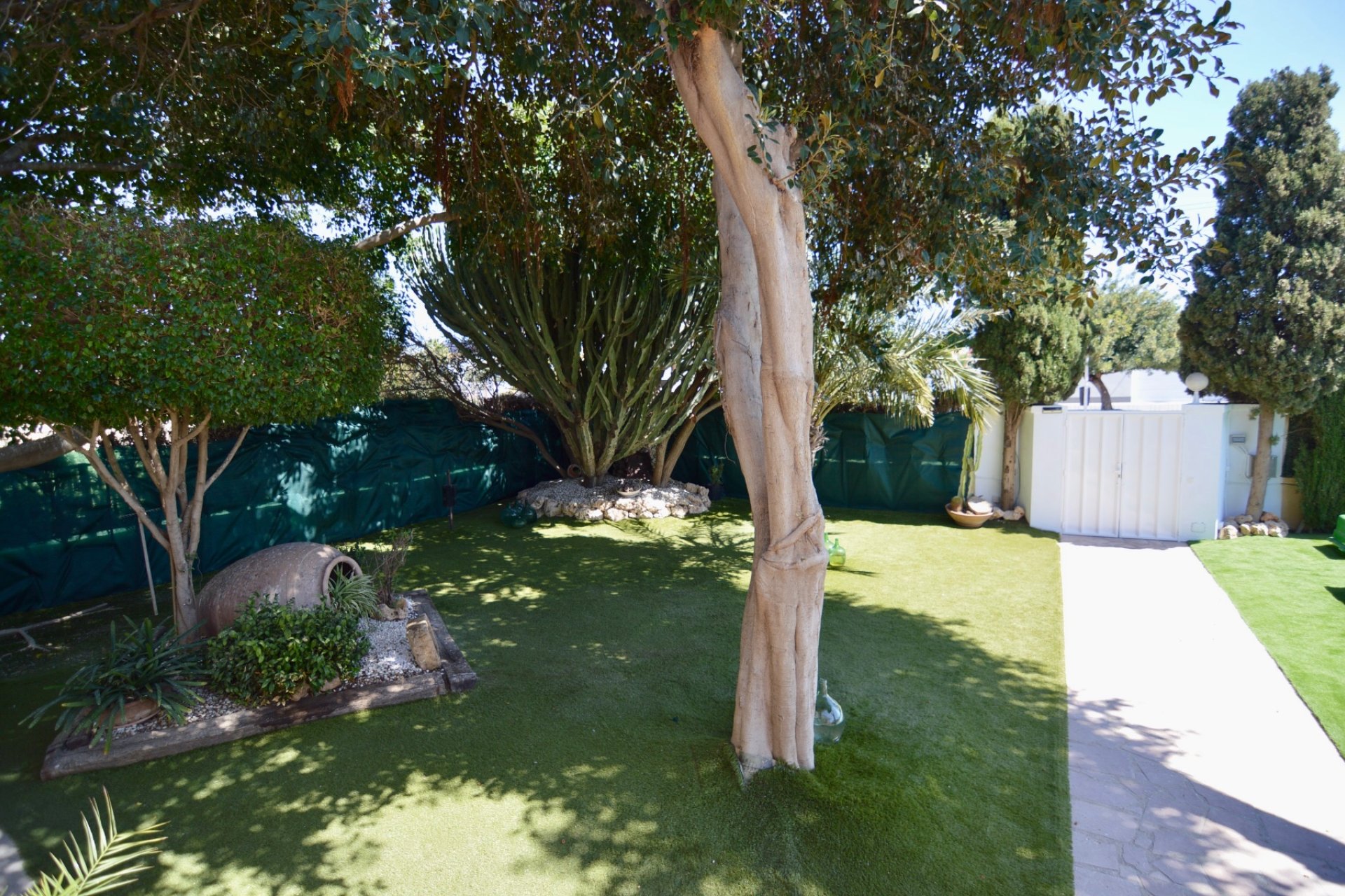 Resale - Villa * - Torrevieja - Torretas *