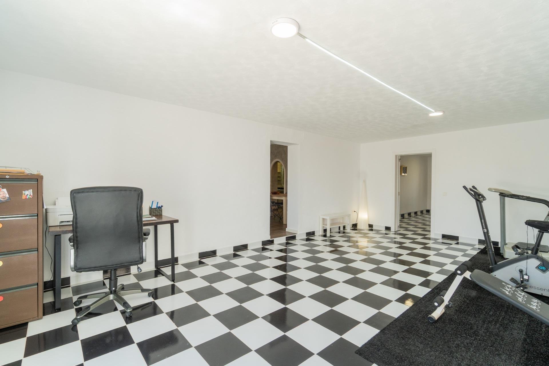 Resale - Villa * - Torrevieja * - Torretas *