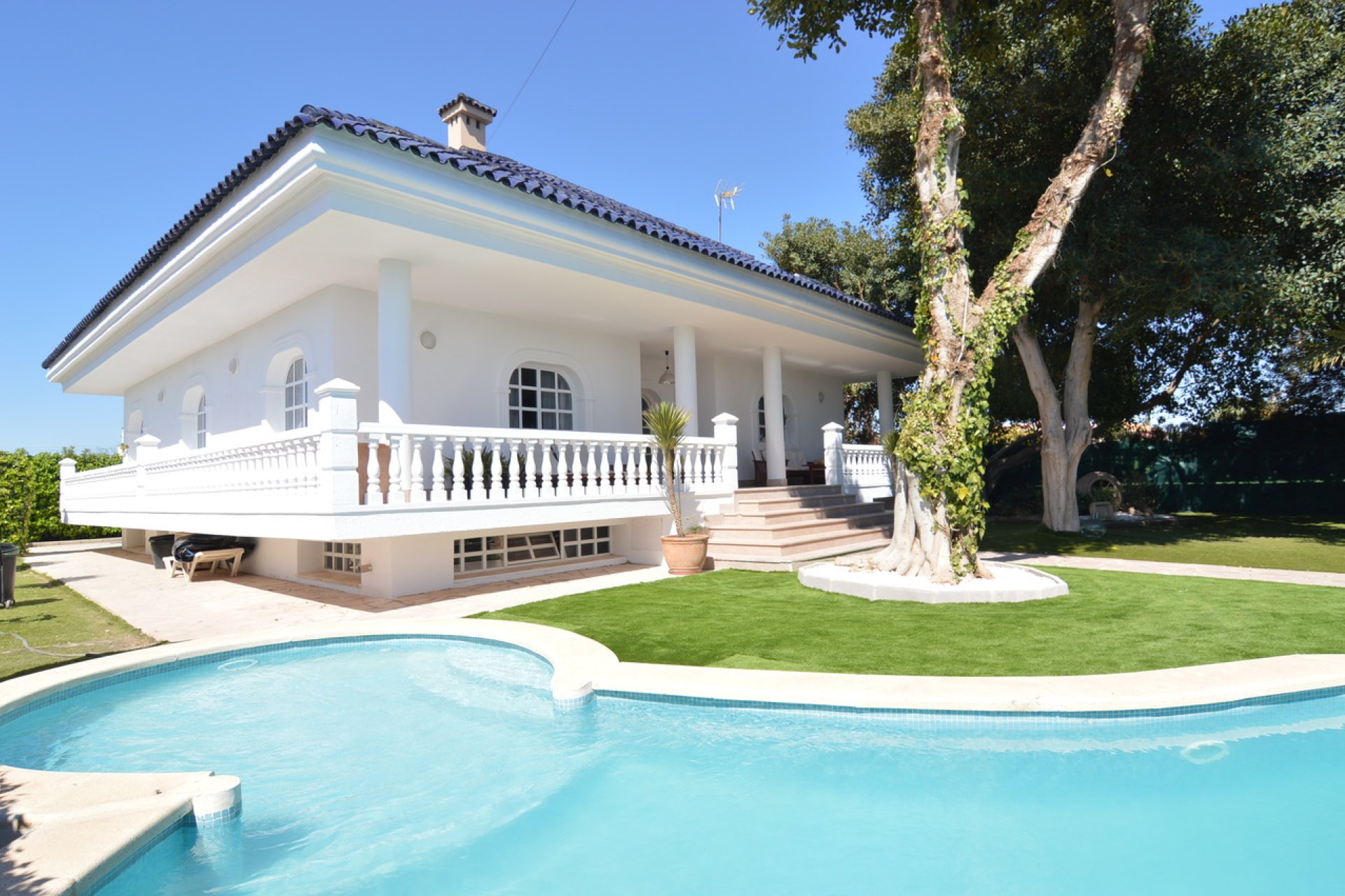 Resale - Villa - Torrevieja