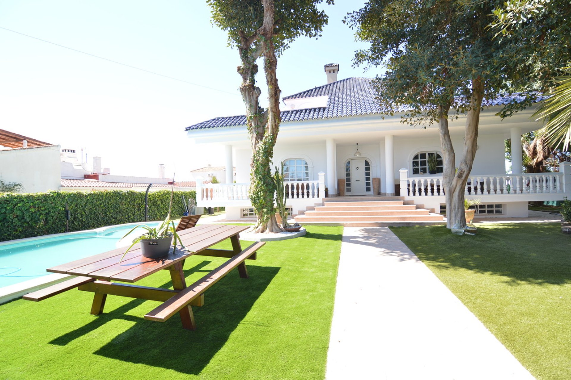 Resale - Villa - Torrevieja