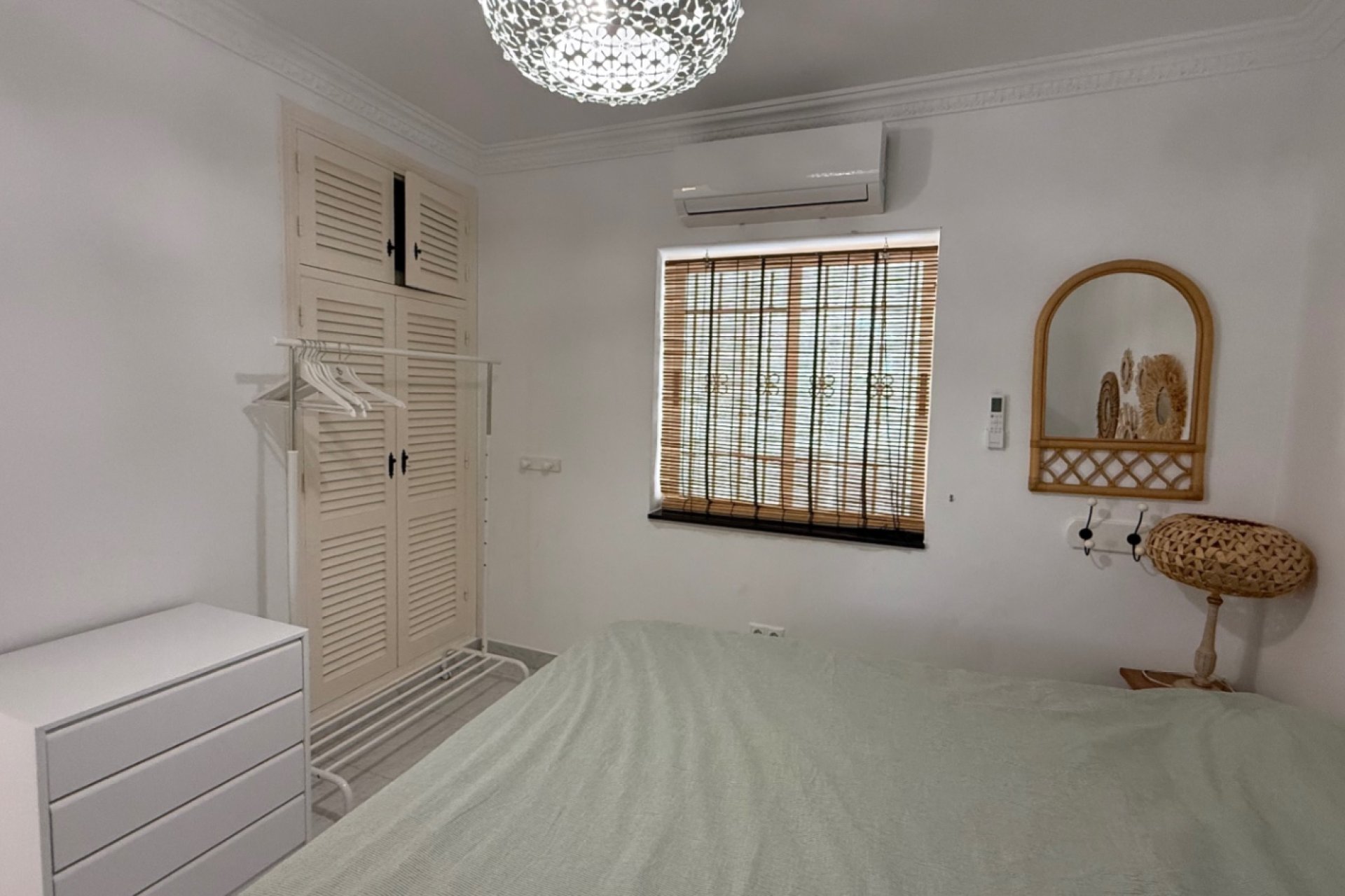Resale - Villa * - Torrevieja *