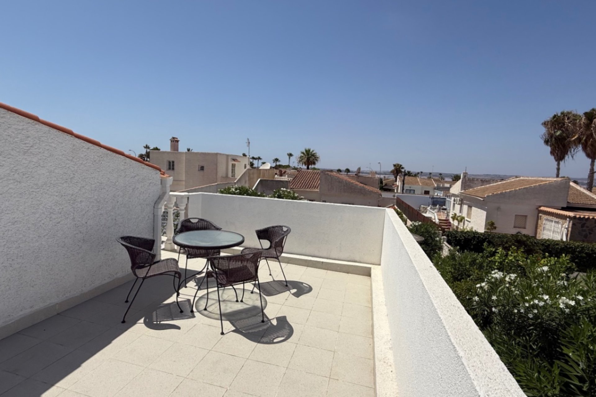 Resale - Villa * - Torrevieja *
