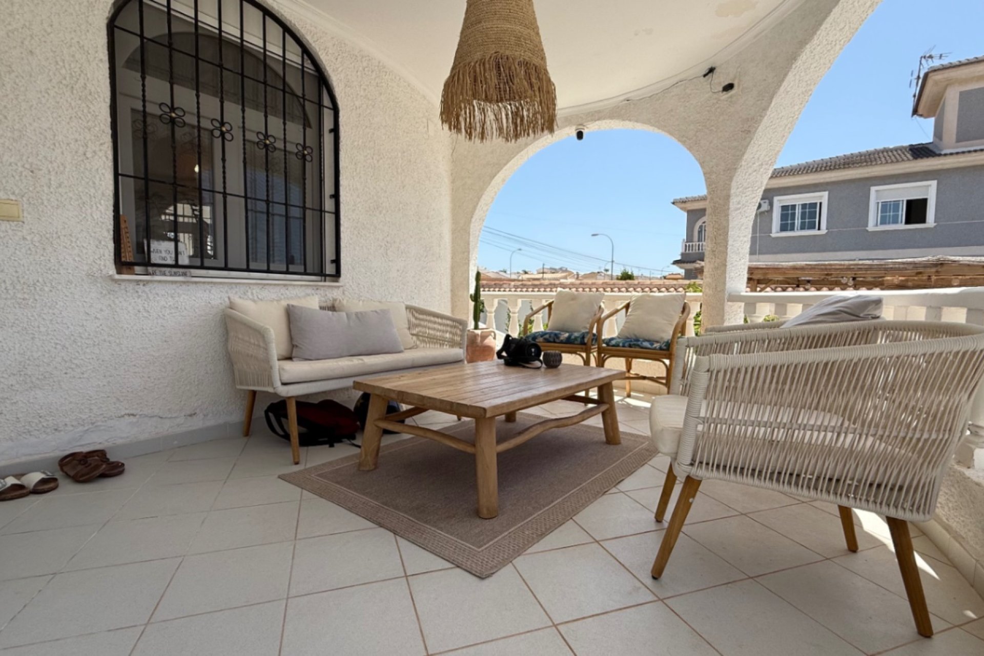 Resale - Villa * - Torrevieja *