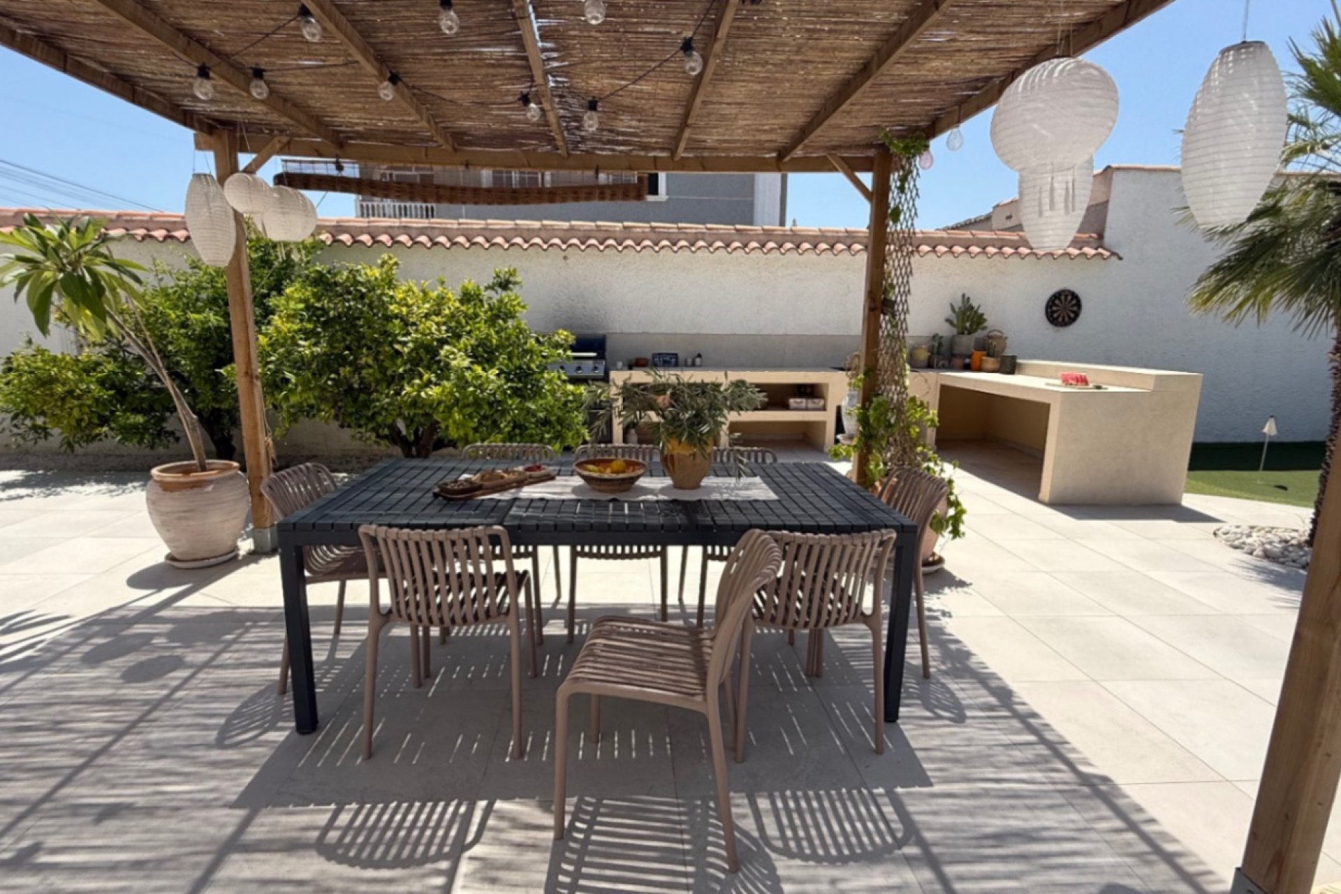 Resale - Villa * - Torrevieja *