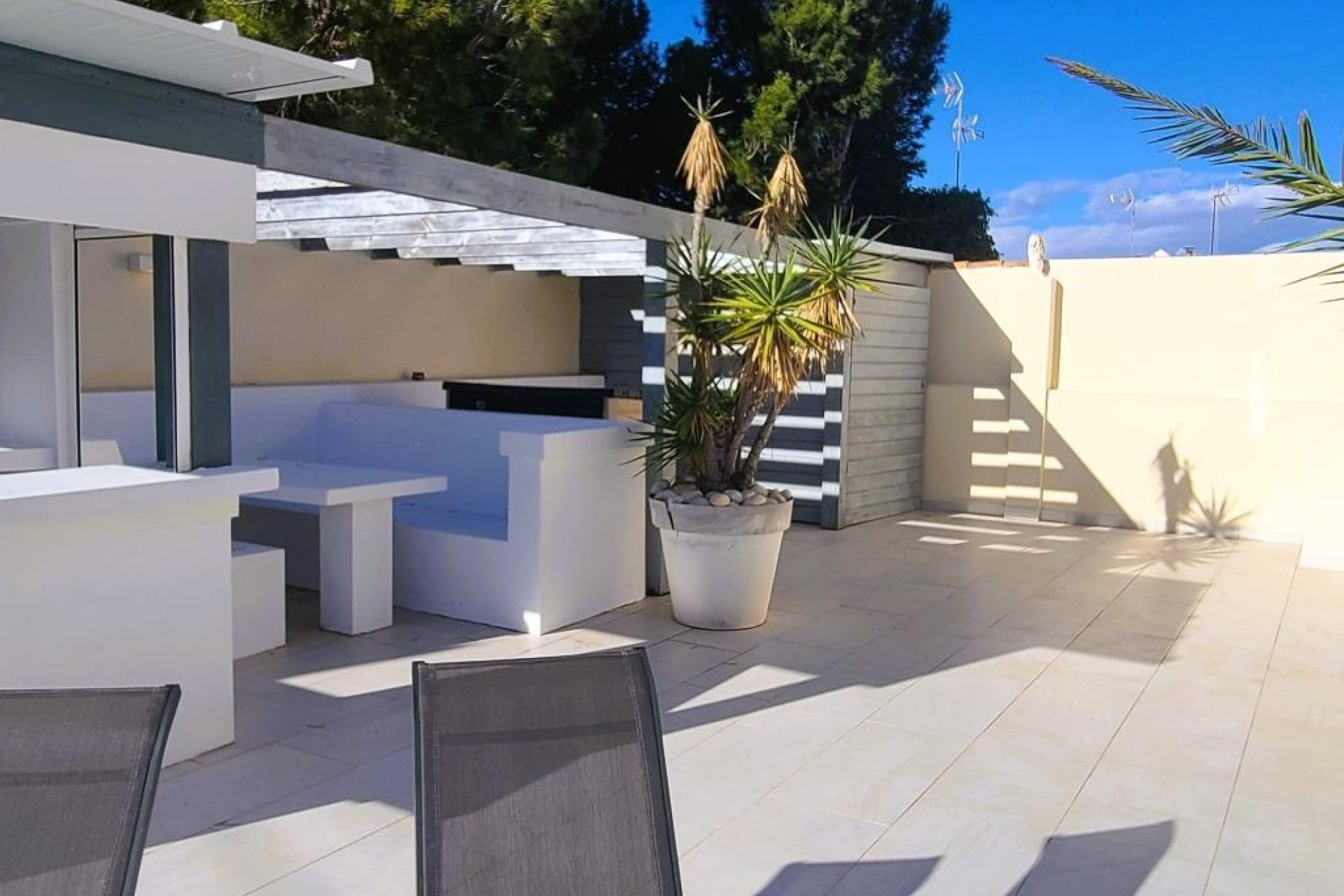 Resale - Villa * - Torrevieja *
