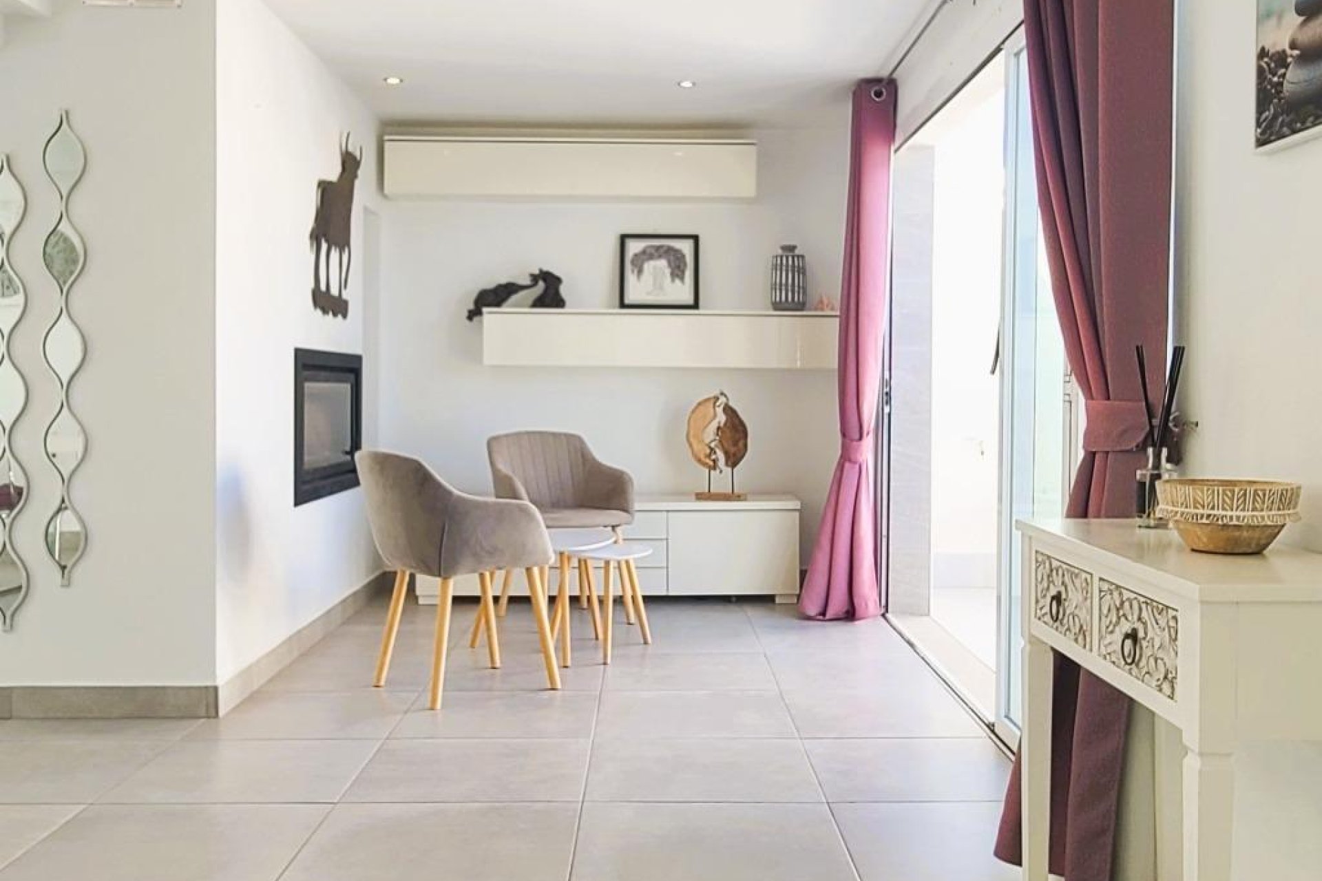 Resale - Villa * - Torrevieja *