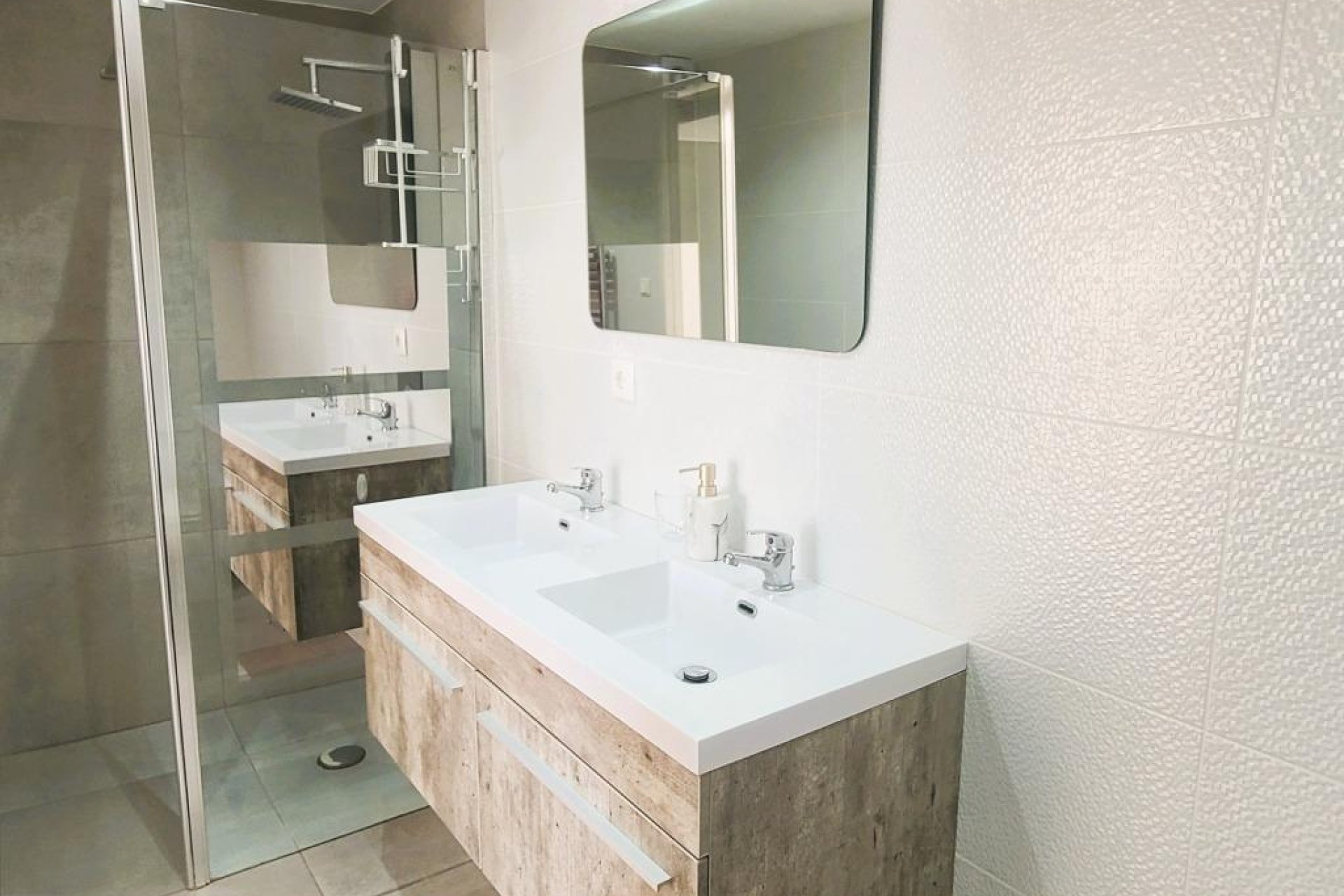 Resale - Villa * - Torrevieja *