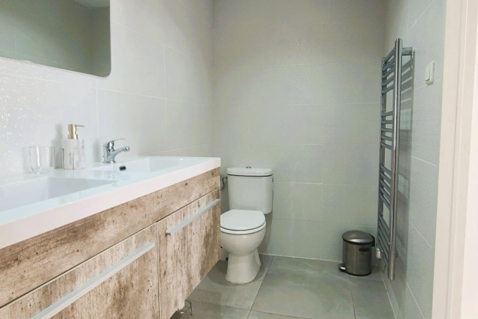 Resale - Villa * - Torrevieja *