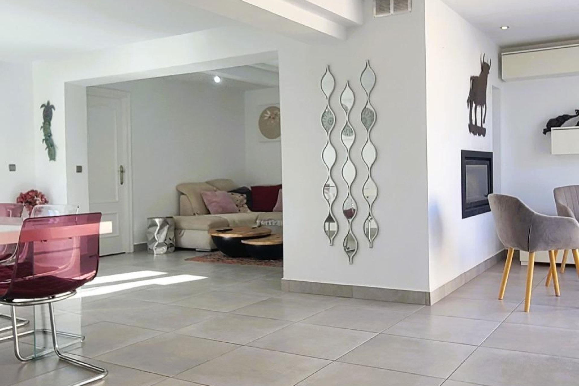 Resale - Villa * - Torrevieja *