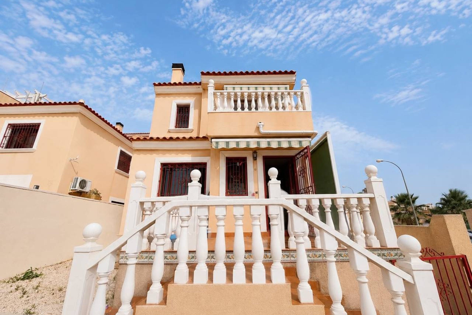 Resale - Villa * - Villamartin * - Blue lagoon *