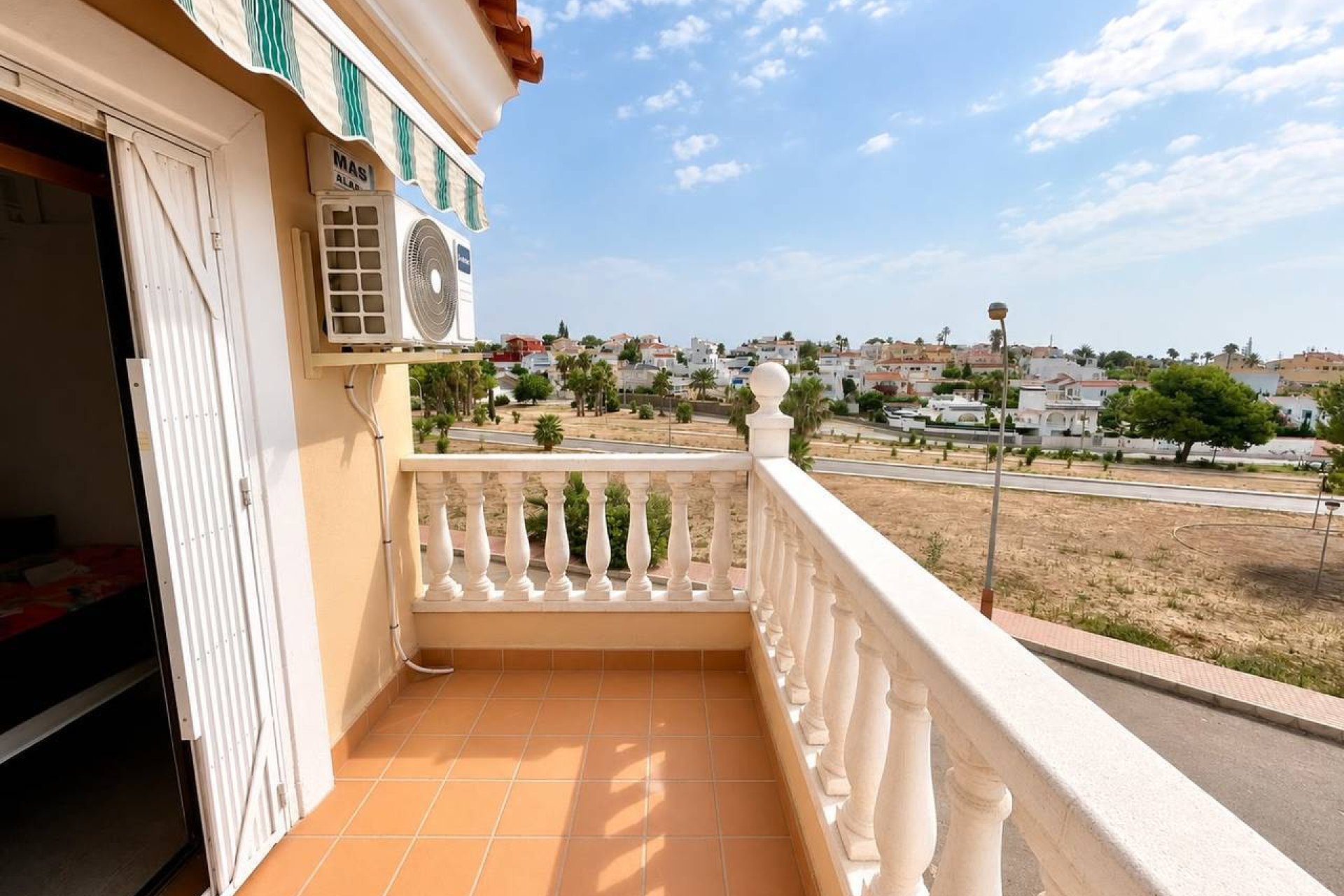 Resale - Villa * - Villamartin * - Blue lagoon *