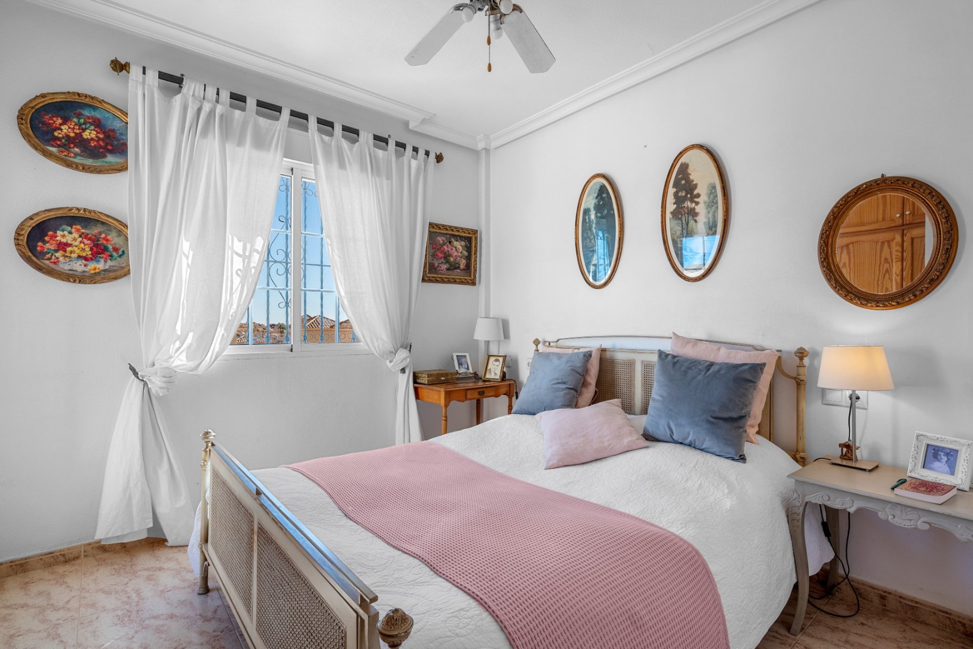 Resale - Villa * - Villamartin * - Costa Blanca