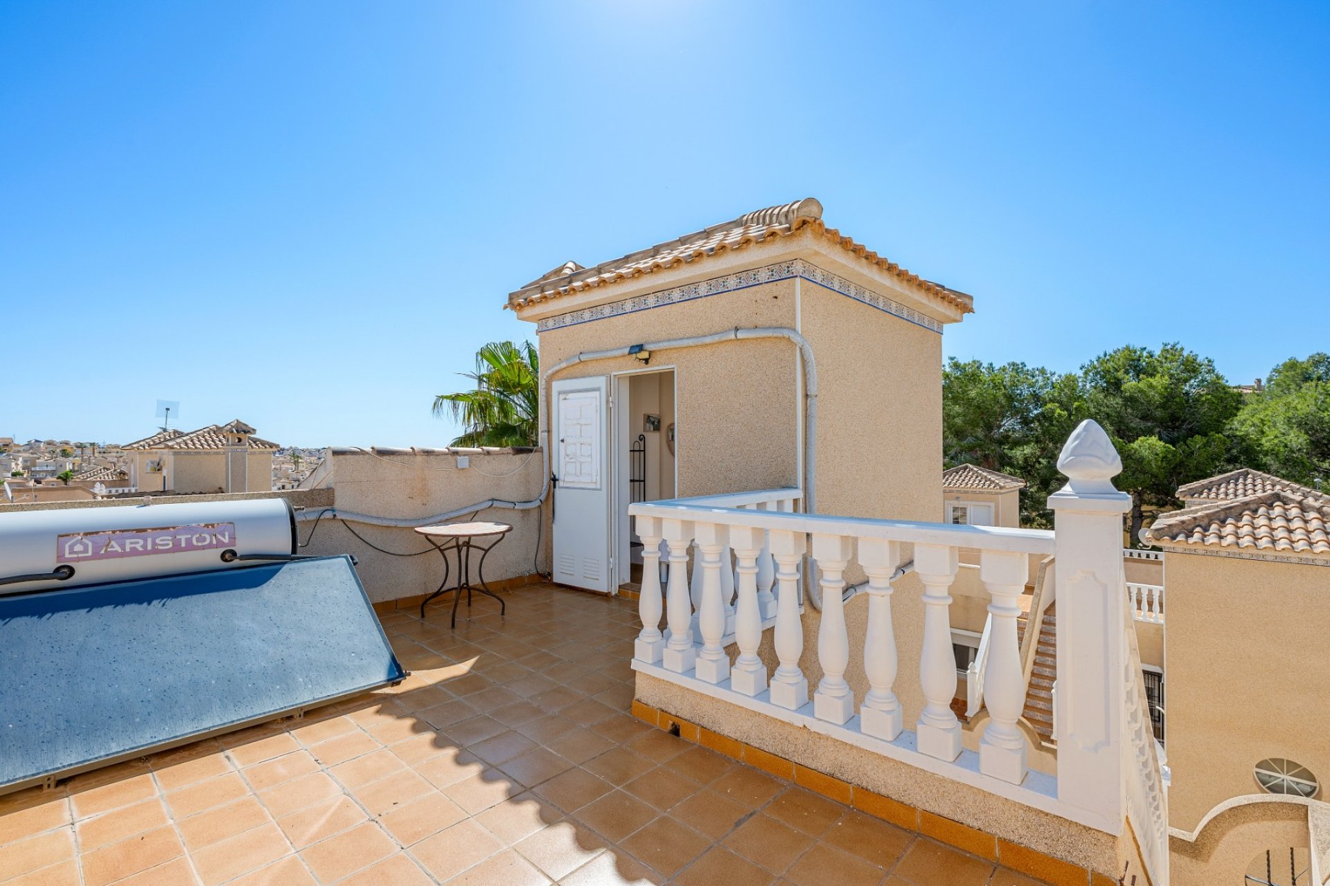 Resale - Villa * - Villamartin * - Costa Blanca