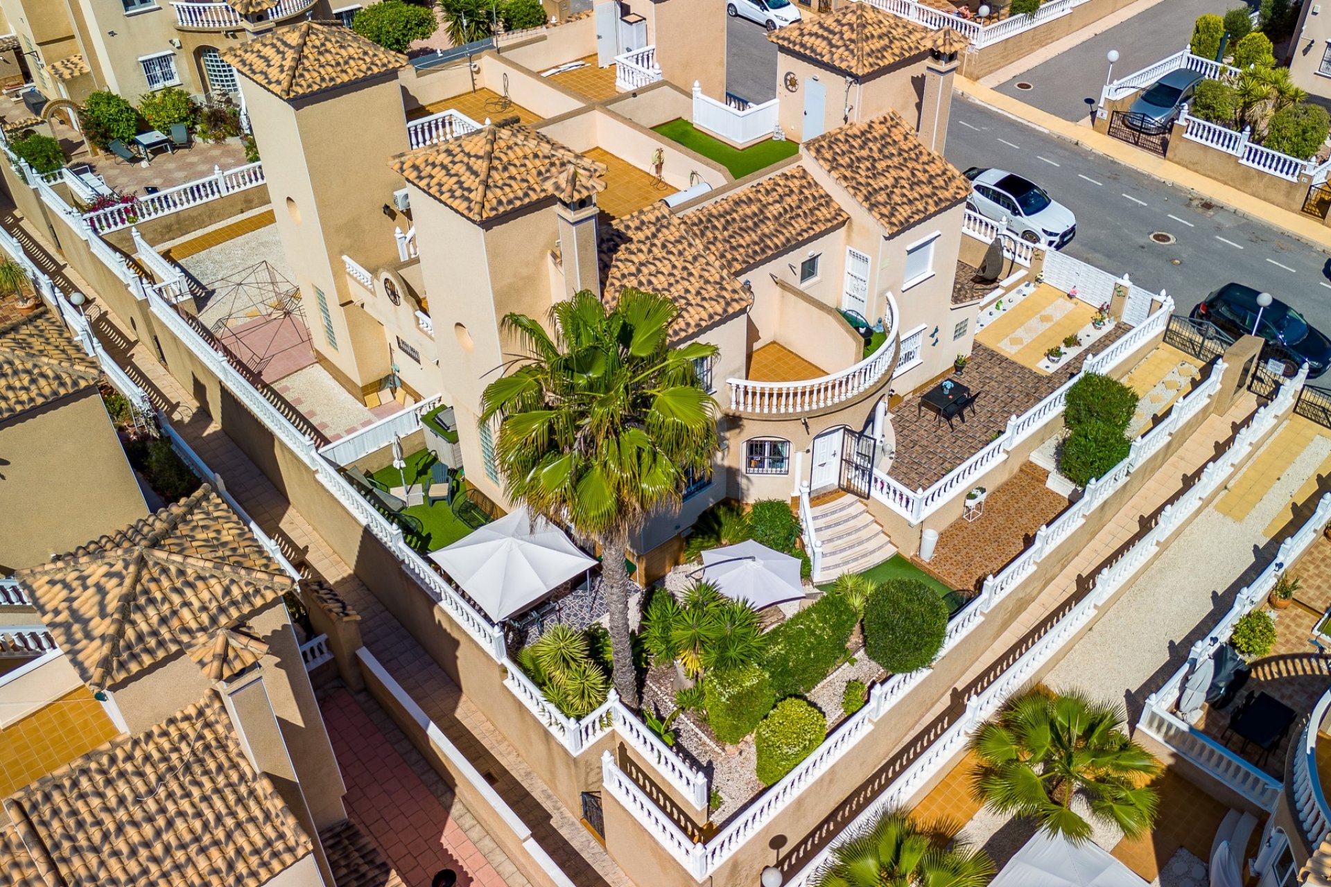 Resale - Villa * - Villamartin * - Costa Blanca
