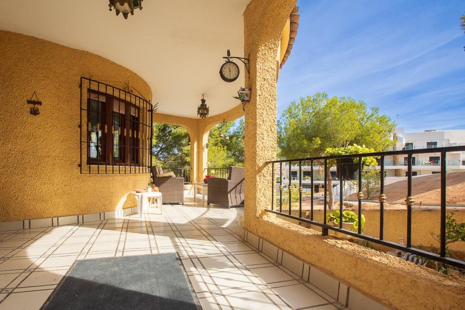 Resale - Villa * - Villamartin - Las Filipinas *