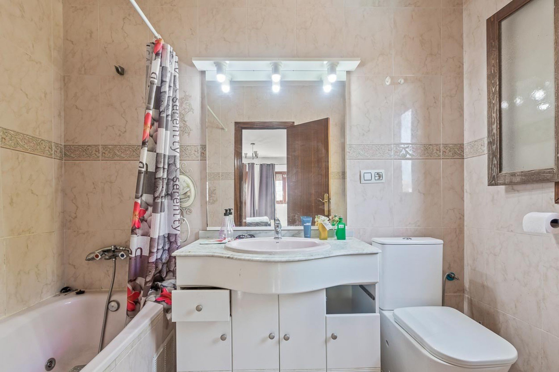 Resale - Villa * - Villamartin - Las Filipinas *