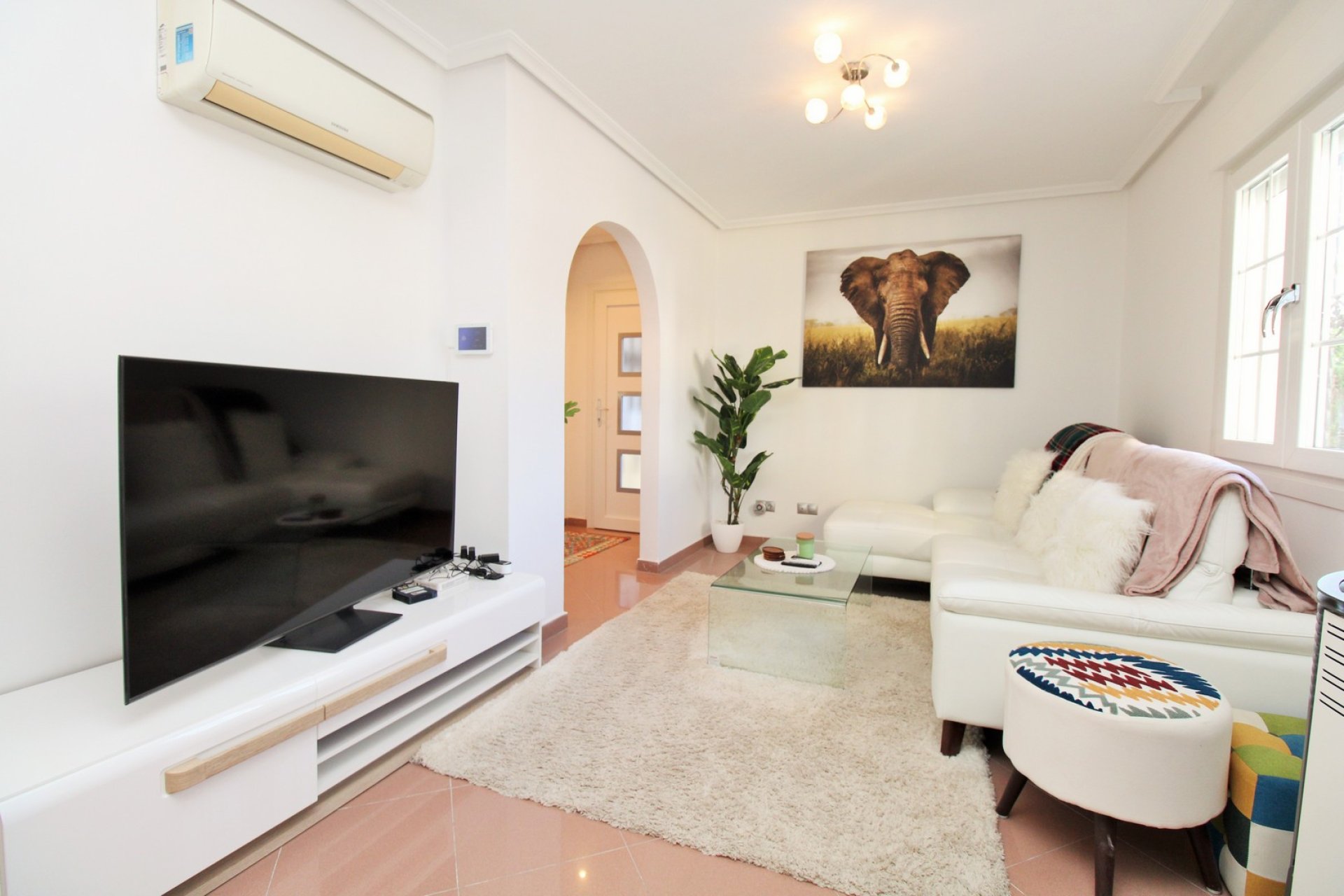 Resale - Villa * - Villamartin - Los Dolses *