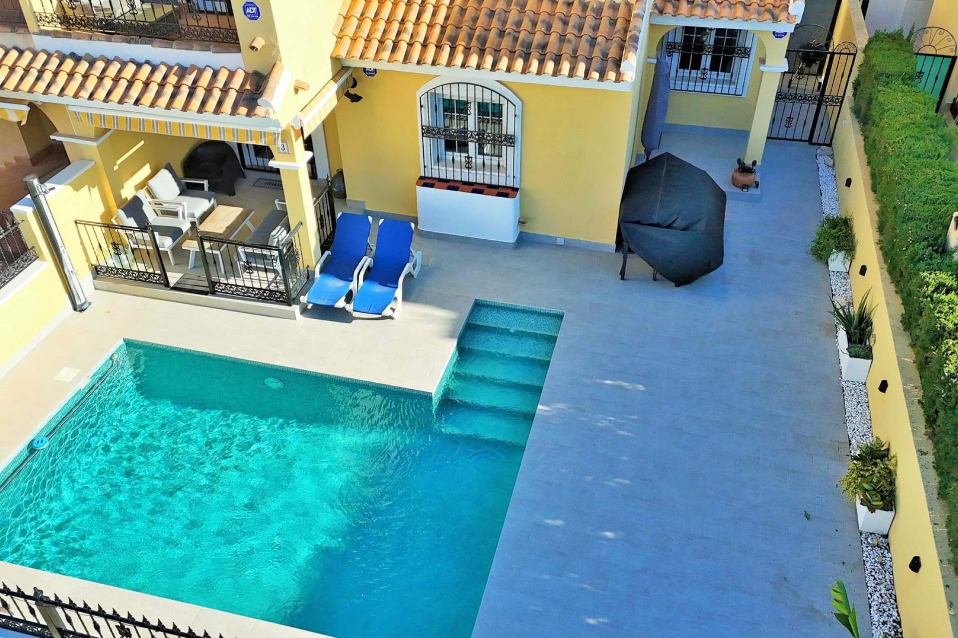 Resale - Villa * - Villamartin - Los Dolses *