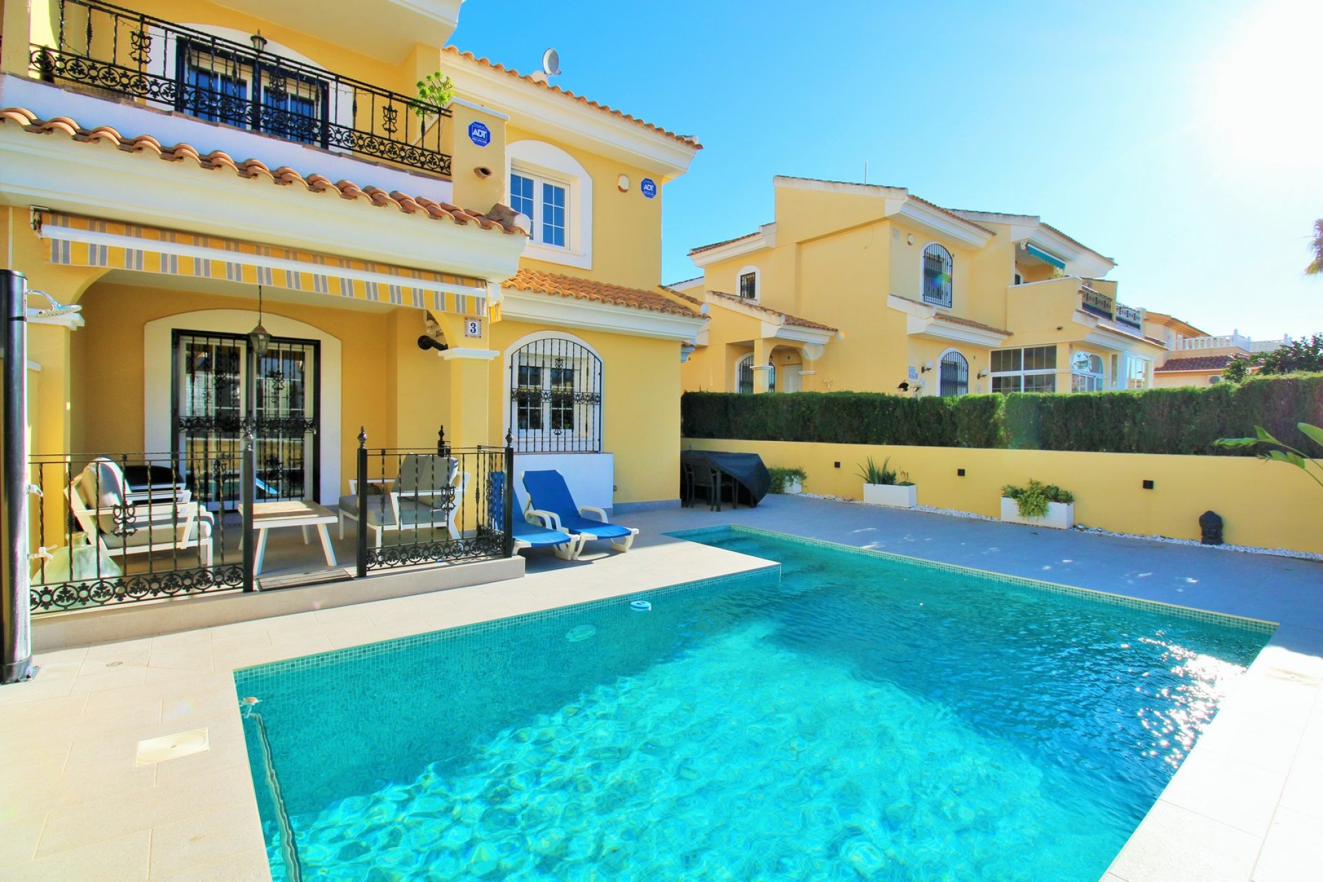 Resale - Villa * - Villamartin - Los Dolses *