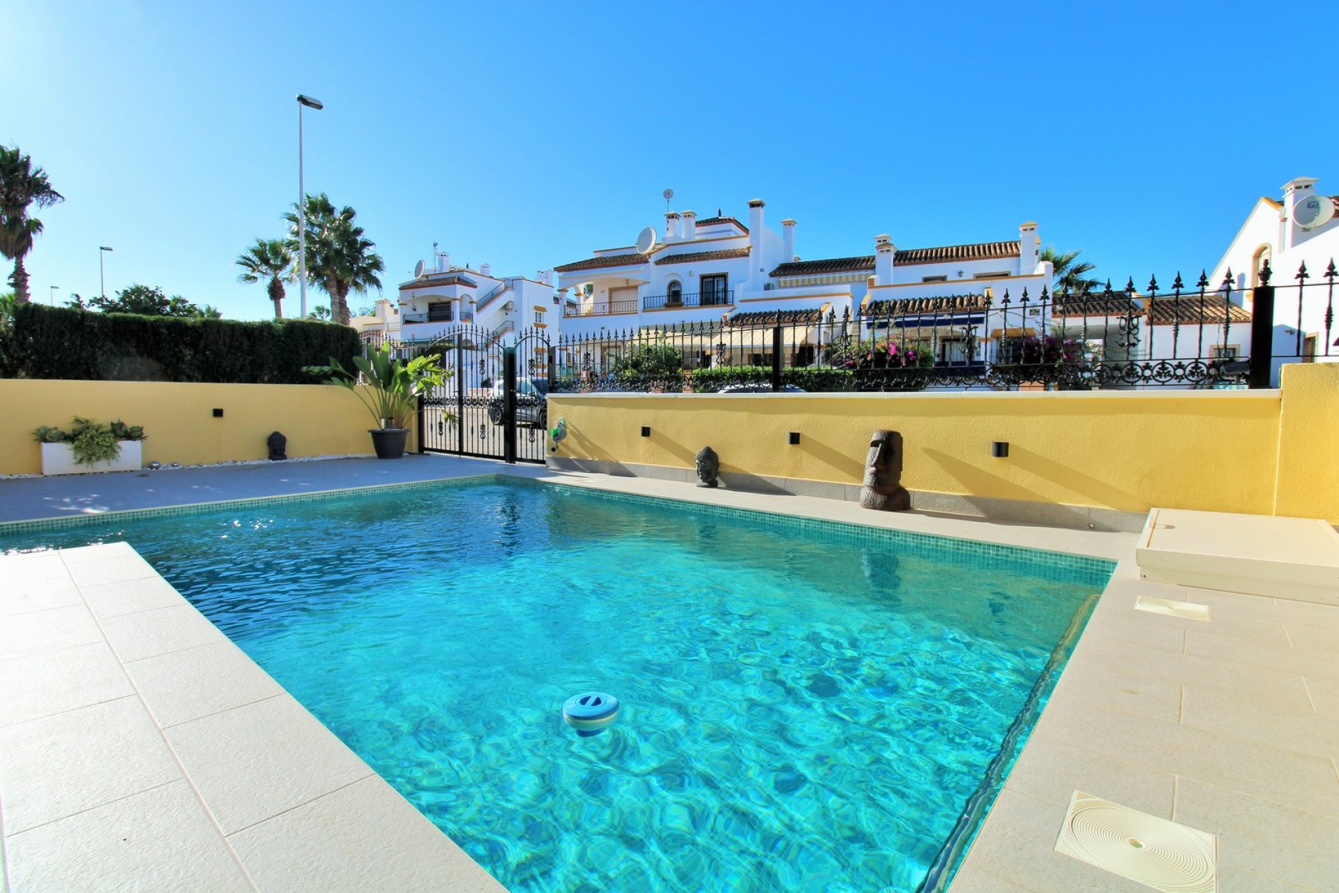 Resale - Villa * - Villamartin - Los Dolses *