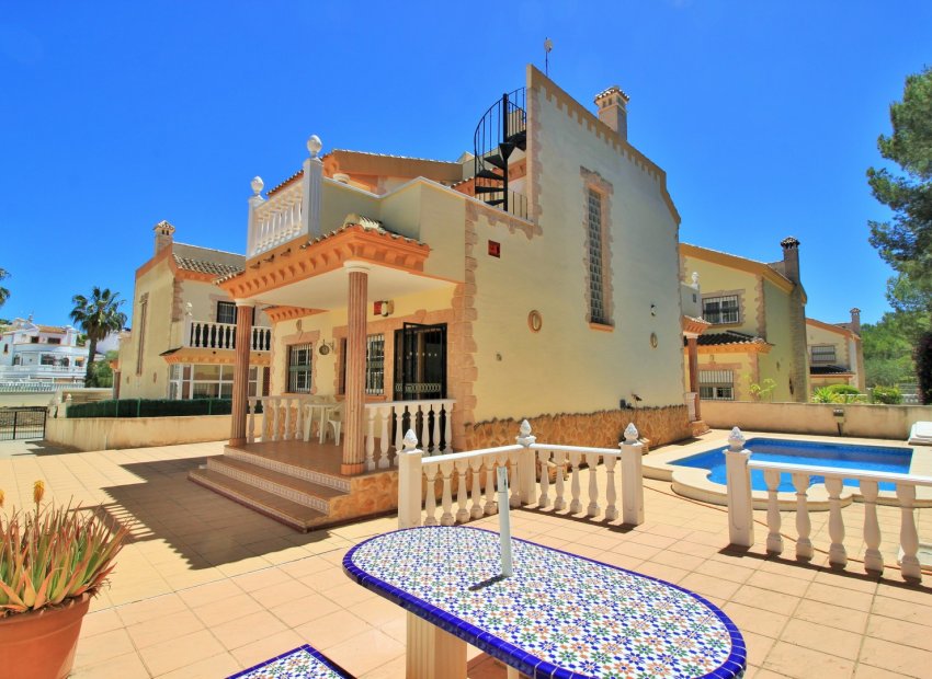 Resale - Villa - Villamartin - Los Dolses