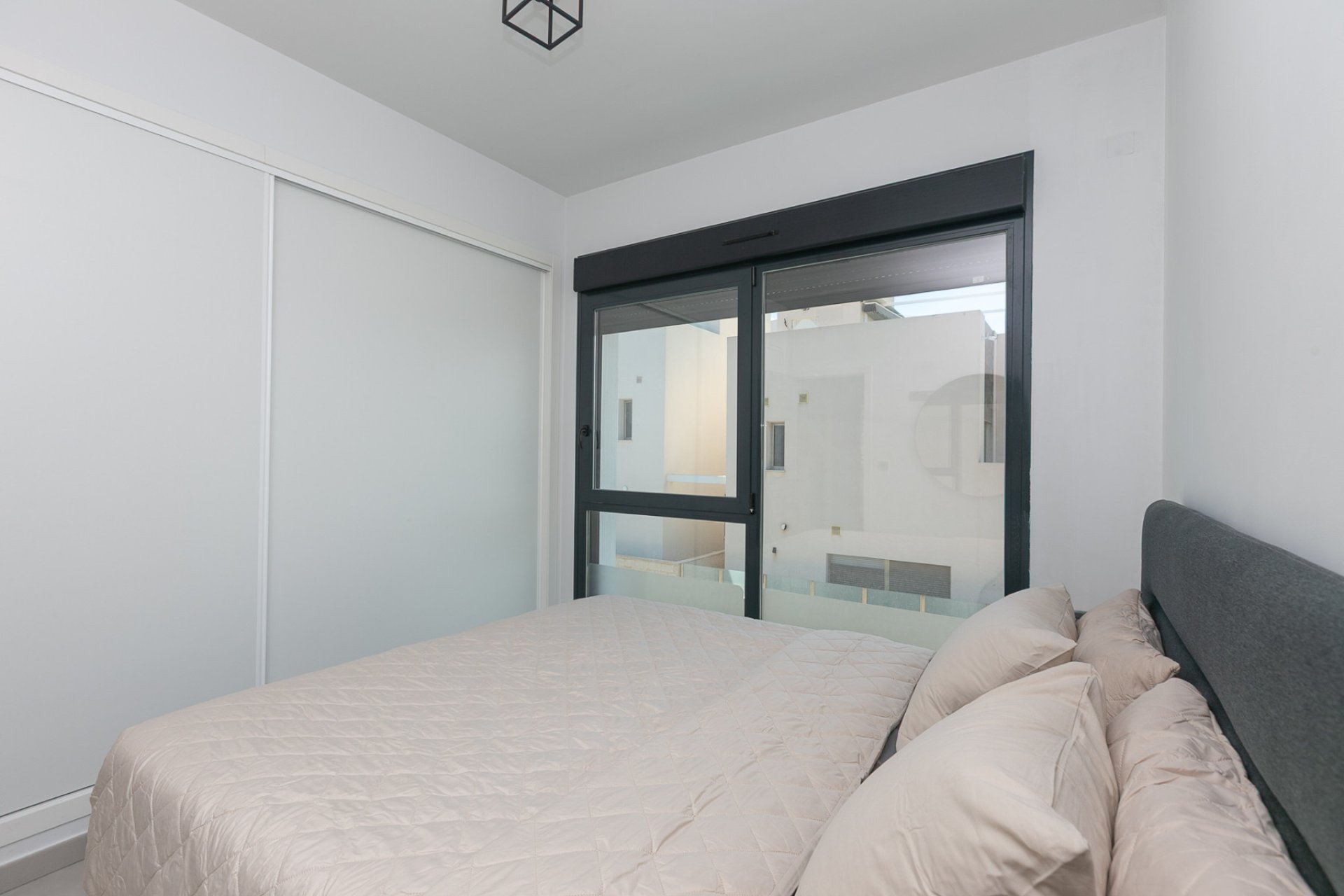 Resale - Villa * - Villamartin * - PAU 26 *