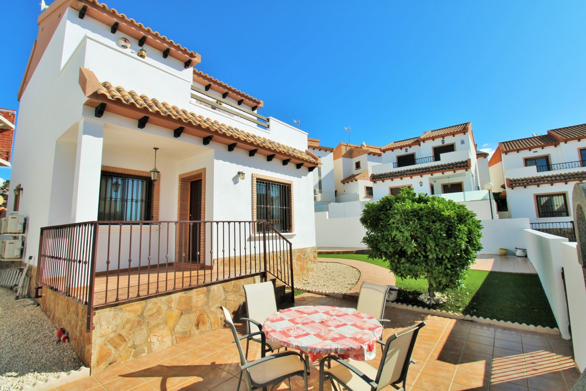 Resale - Villa * - Villamartin - PAU 8 *