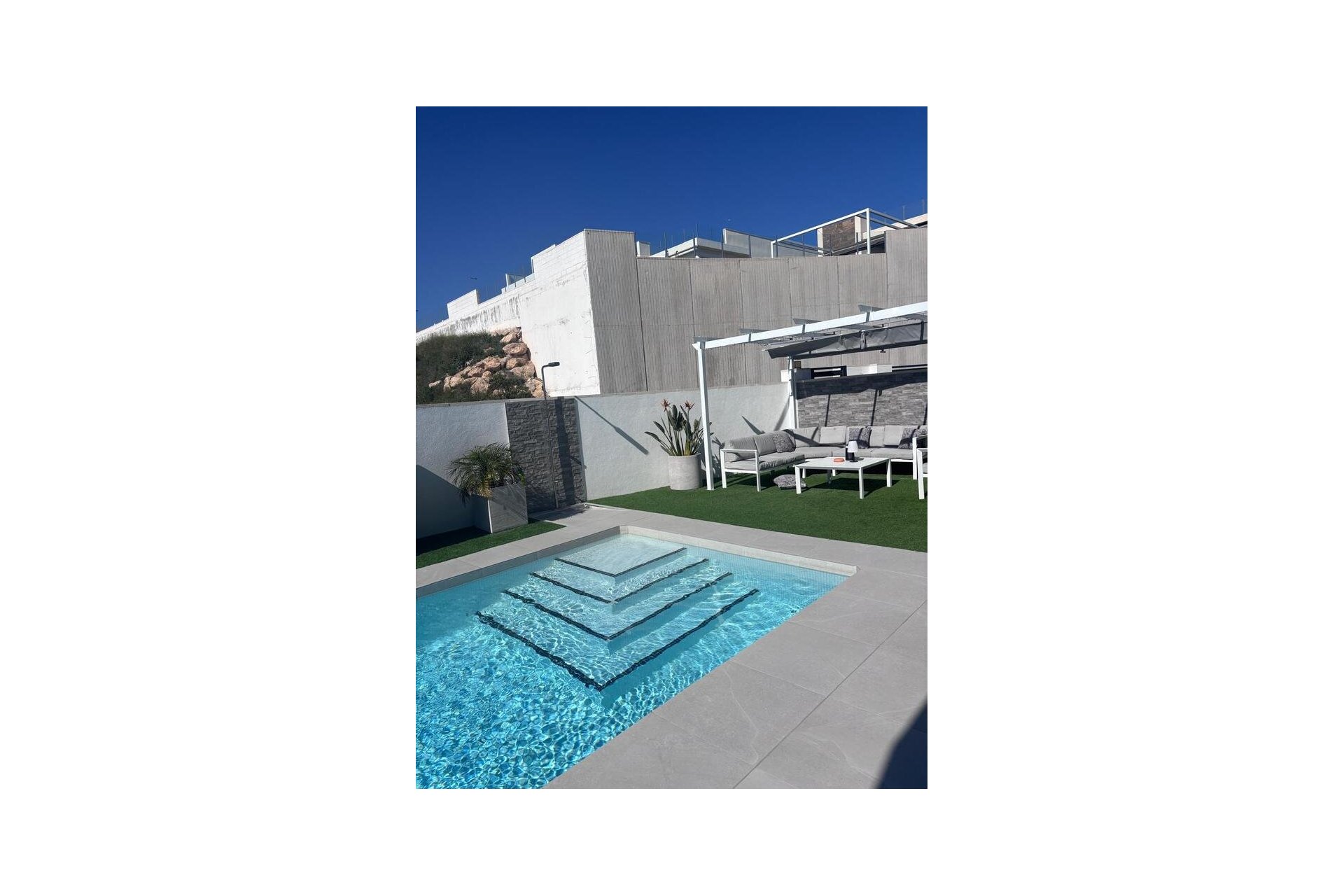 Resale - Villa * - Villamartin * - PAU 8 *