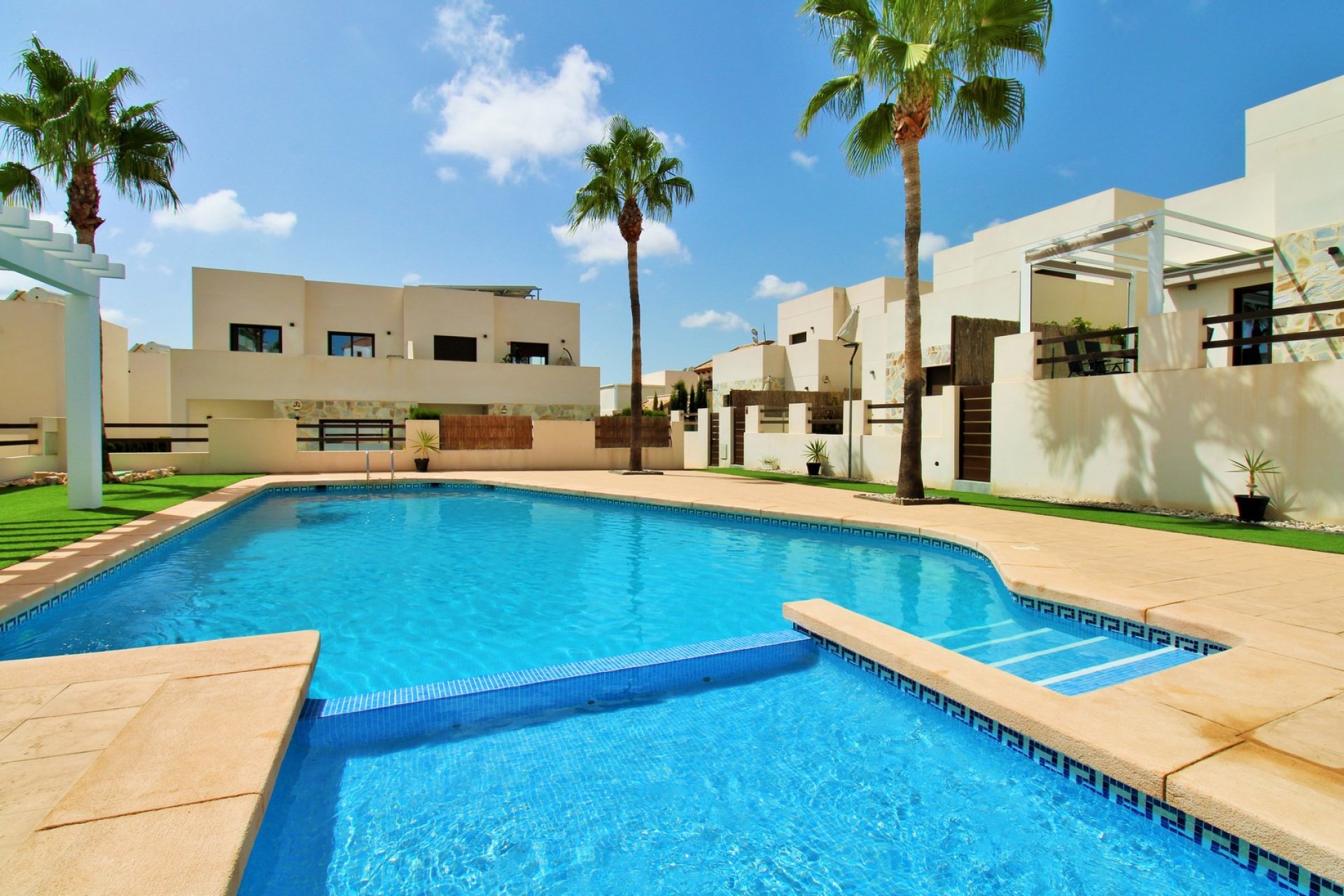 Resale - Villa * - Villamartin * - PAU 8 *