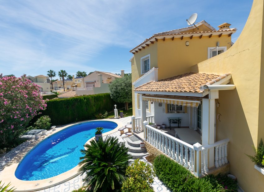 Resale - Villa * - Villamartin * - Rioja